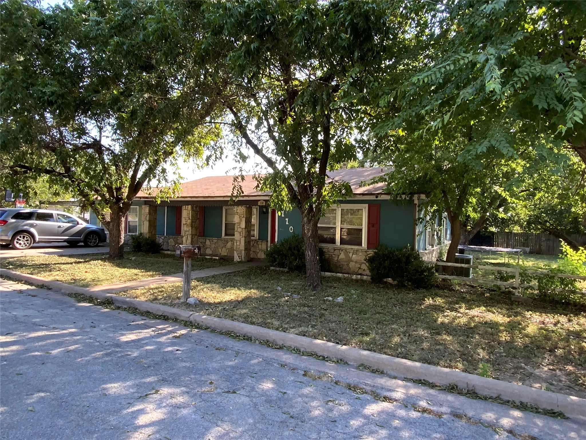 Single Family Residence For Sale in Comanche County , 110 N Ervin Street, Comanche, Texas 76442, 4 Bedroom, 2 Bathroom, Garage spaces, 2,100 Sqft, built in 1970, mls#21372469, Real Estate Agent in Comanche, Homes For Sale in Comanche county, Homes For Sale in Comanche, Realtor in Comanche Texas, Real Estate Brokerage Independent Realty Texas, Luminita Cordes Realtor