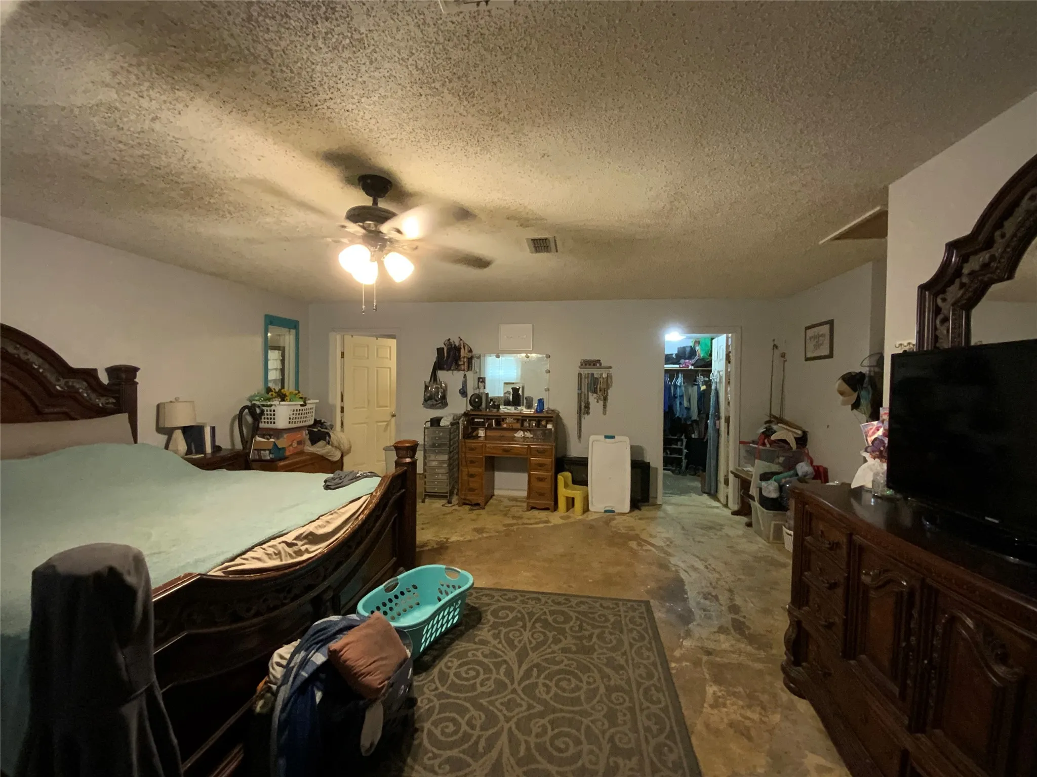 Single Family Residence For Sale in Comanche County , 110 N Ervin Street, Comanche, Texas 76442, 4 Bedroom, 2 Bathroom, Garage spaces, 2,100 Sqft, built in 1970, mls#21372469, Real Estate Agent in Comanche, Homes For Sale in Comanche county, Homes For Sale in Comanche, Realtor in Comanche Texas, Real Estate Brokerage Independent Realty Texas, Luminita Cordes Realtor