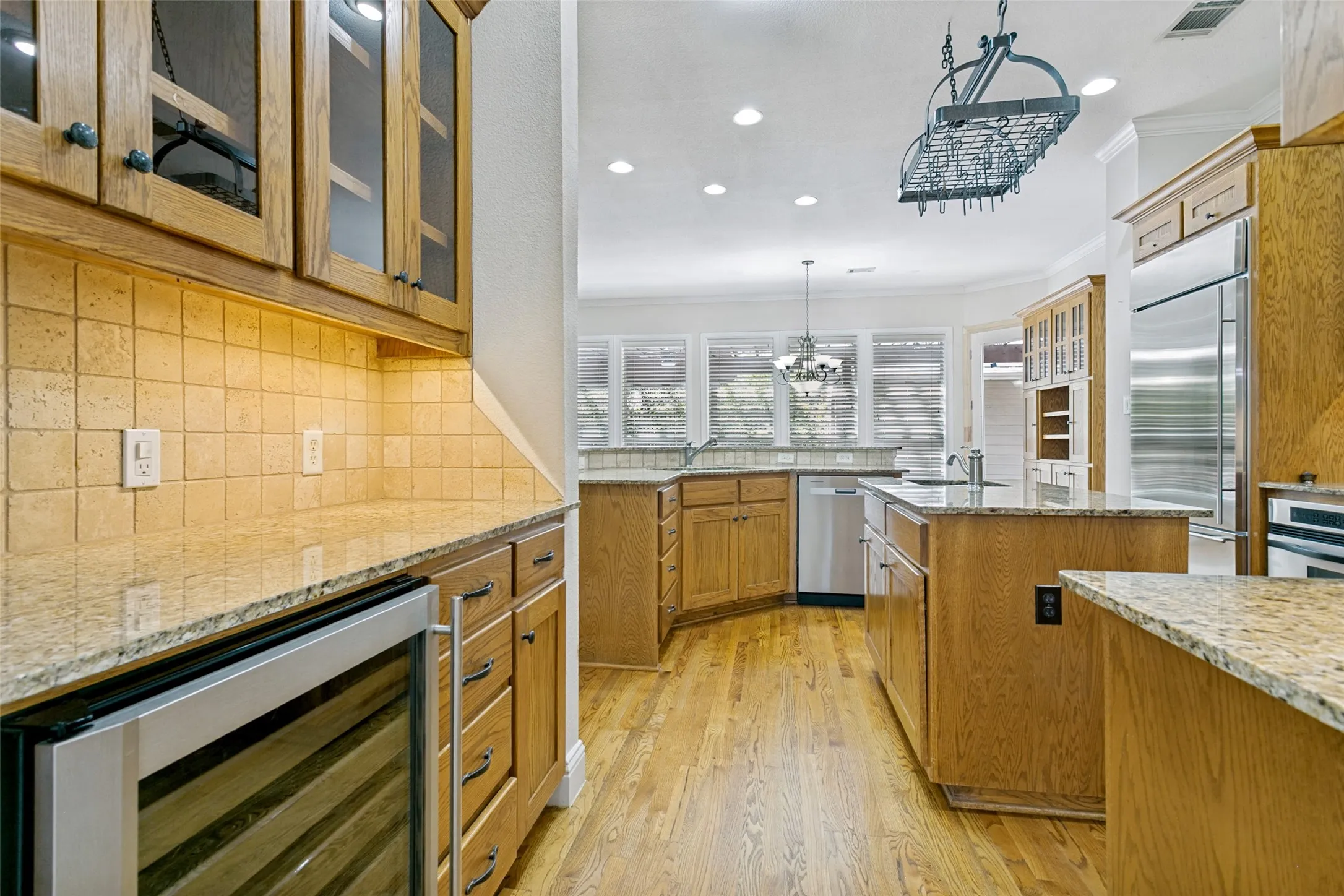 Single Family Residence For Sale in Tarrant County , 513 Dooley Court, Grapevine, Texas 76051, 4 Bedroom, 3 Bathroom, 2 Garage spaces, 2,568 Sqft, built in 2002, mls#21369781, Real Estate Agent in Grapevine, Homes For Sale in Tarrant county, Homes For Sale in Grapevine, Realtor in Grapevine Texas, Real Estate Brokerage Independent Realty Texas, Luminita Cordes Realtor