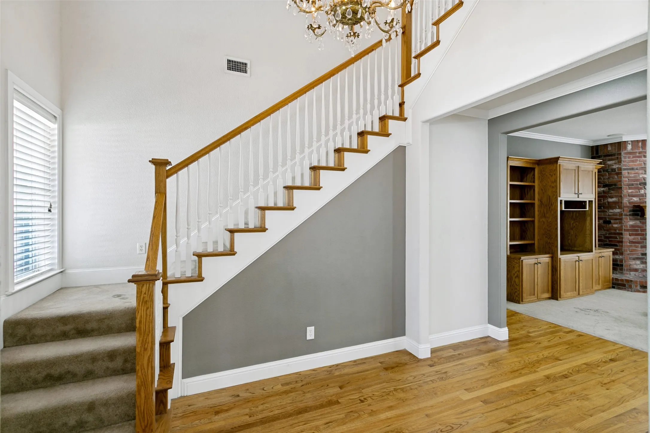 Single Family Residence For Sale in Tarrant County , 513 Dooley Court, Grapevine, Texas 76051, 4 Bedroom, 3 Bathroom, 2 Garage spaces, 2,568 Sqft, built in 2002, mls#21369781, Real Estate Agent in Grapevine, Homes For Sale in Tarrant county, Homes For Sale in Grapevine, Realtor in Grapevine Texas, Real Estate Brokerage Independent Realty Texas, Luminita Cordes Realtor
