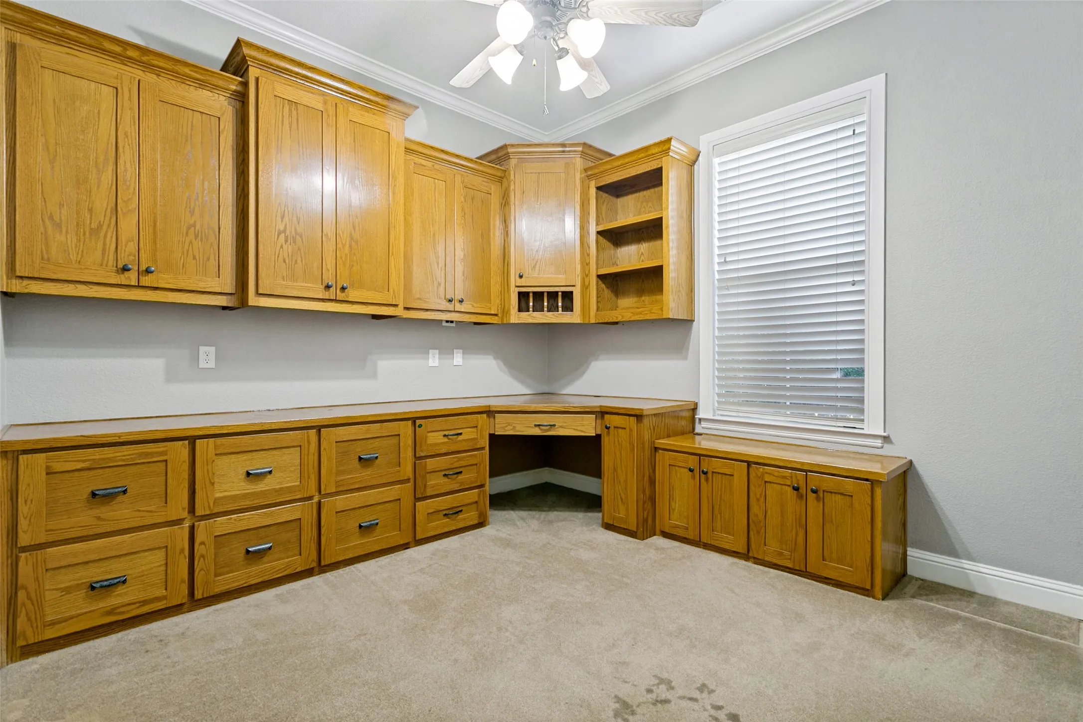 Single Family Residence For Sale in Tarrant County , 513 Dooley Court, Grapevine, Texas 76051, 4 Bedroom, 3 Bathroom, 2 Garage spaces, 2,568 Sqft, built in 2002, mls#21369781, Real Estate Agent in Grapevine, Homes For Sale in Tarrant county, Homes For Sale in Grapevine, Realtor in Grapevine Texas, Real Estate Brokerage Independent Realty Texas, Luminita Cordes Realtor