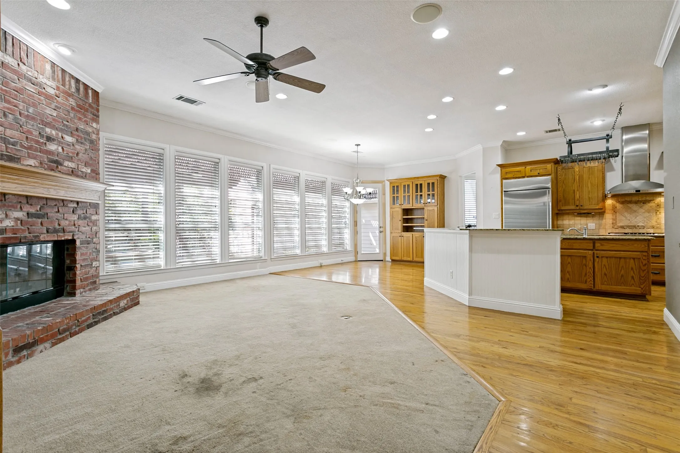 Single Family Residence For Sale in Tarrant County , 513 Dooley Court, Grapevine, Texas 76051, 4 Bedroom, 3 Bathroom, 2 Garage spaces, 2,568 Sqft, built in 2002, mls#21369781, Real Estate Agent in Grapevine, Homes For Sale in Tarrant county, Homes For Sale in Grapevine, Realtor in Grapevine Texas, Real Estate Brokerage Independent Realty Texas, Luminita Cordes Realtor