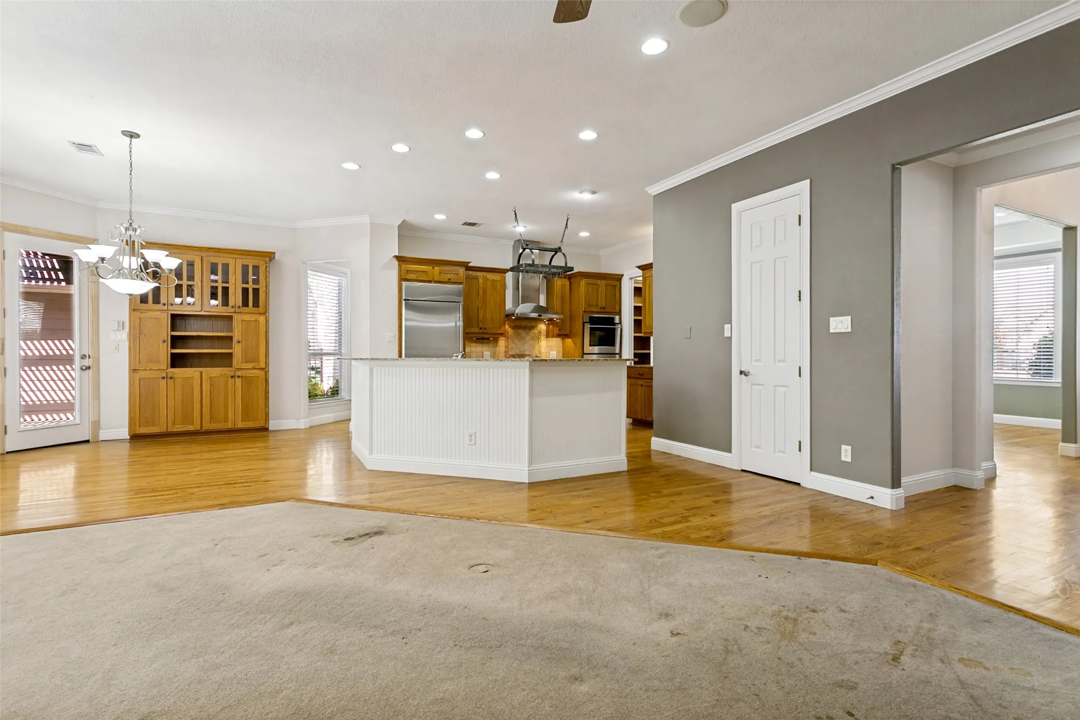 Single Family Residence For Sale in Tarrant County , 513 Dooley Court, Grapevine, Texas 76051, 4 Bedroom, 3 Bathroom, 2 Garage spaces, 2,568 Sqft, built in 2002, mls#21369781, Real Estate Agent in Grapevine, Homes For Sale in Tarrant county, Homes For Sale in Grapevine, Realtor in Grapevine Texas, Real Estate Brokerage Independent Realty Texas, Luminita Cordes Realtor
