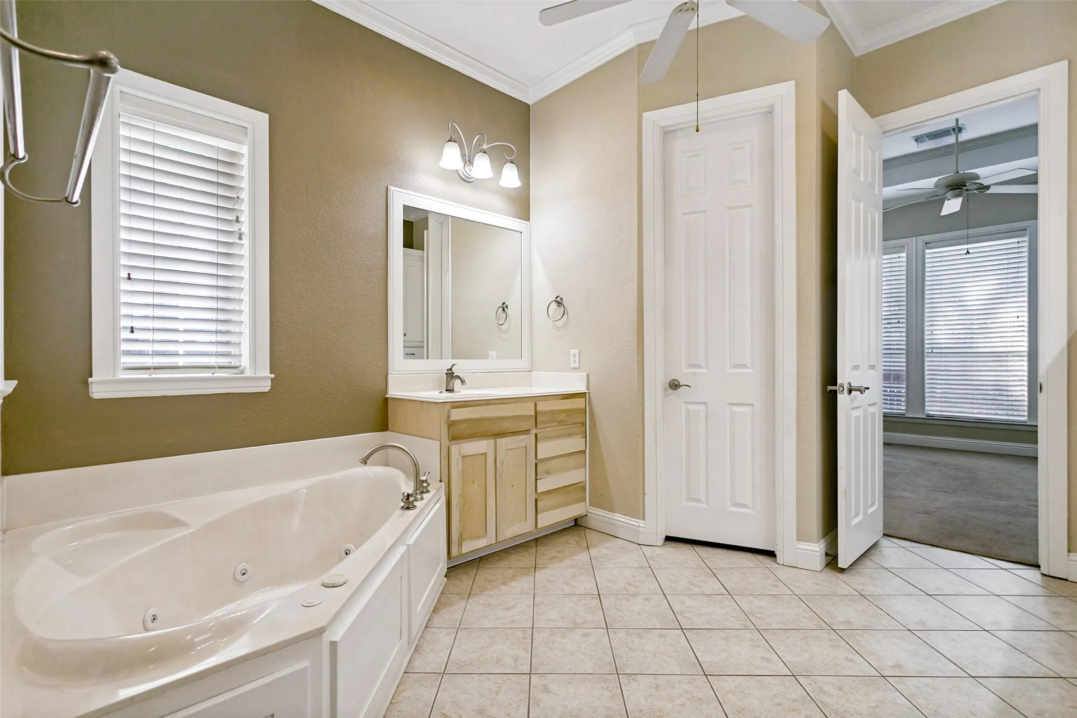 Single Family Residence For Sale in Tarrant County , 513 Dooley Court, Grapevine, Texas 76051, 4 Bedroom, 3 Bathroom, 2 Garage spaces, 2,568 Sqft, built in 2002, mls#21369781, Real Estate Agent in Grapevine, Homes For Sale in Tarrant county, Homes For Sale in Grapevine, Realtor in Grapevine Texas, Real Estate Brokerage Independent Realty Texas, Luminita Cordes Realtor