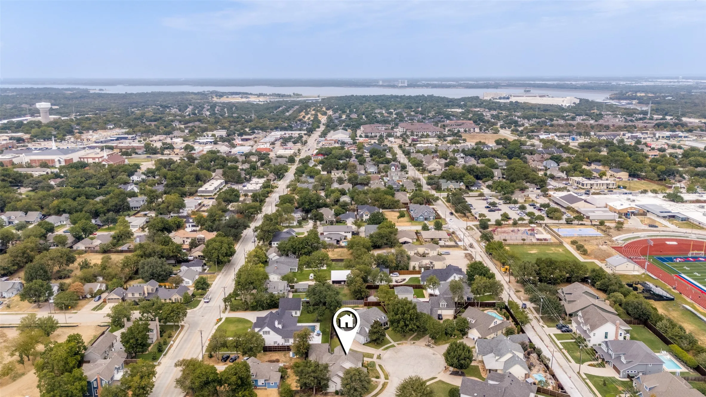 Single Family Residence For Sale in Tarrant County , 513 Dooley Court, Grapevine, Texas 76051, 4 Bedroom, 3 Bathroom, 2 Garage spaces, 2,568 Sqft, built in 2002, mls#21369781, Real Estate Agent in Grapevine, Homes For Sale in Tarrant county, Homes For Sale in Grapevine, Realtor in Grapevine Texas, Real Estate Brokerage Independent Realty Texas, Luminita Cordes Realtor