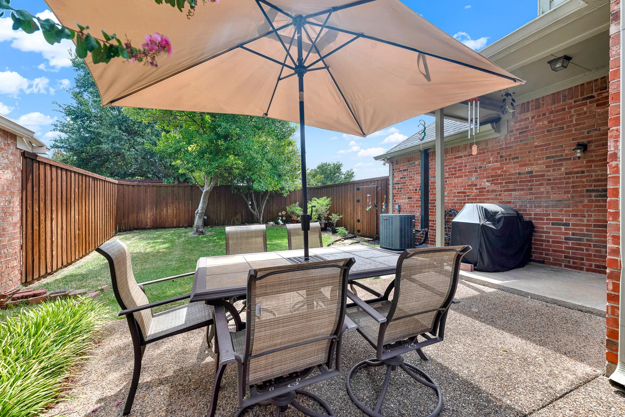 Single Family Residence For Sale in Denton County , 6816 Myrtle Beach Drive, Plano, Texas 75093, 3 Bedroom, 4 Bathroom, 3 Garage spaces, 2,877 Sqft, built in 1993, mls#21372153, Real Estate Agent in Plano, Homes For Sale in Denton county, Homes For Sale in Plano, Realtor in Plano Texas, Real Estate Brokerage Independent Realty Texas, Luminita Cordes Realtor
