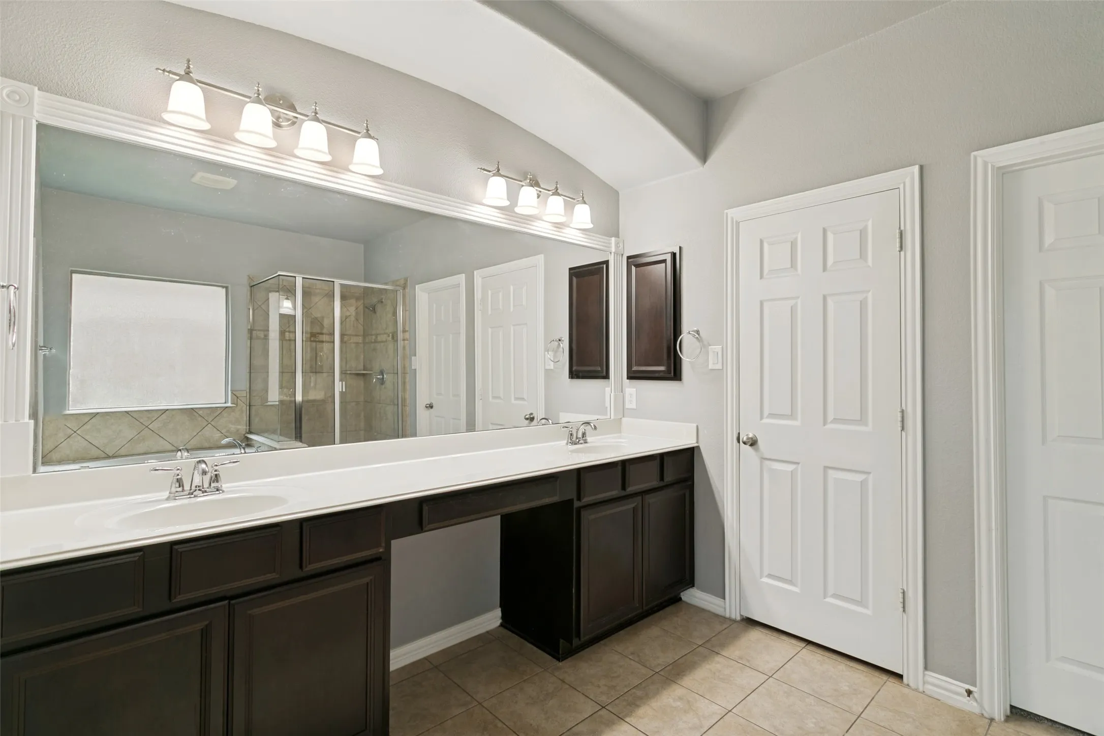Single Family Residence For Rent in Tarrant County , 6356 Brynwyck Lane, North Richland Hills, Texas 76182, 4 Bedroom, 4 Bathroom, 2 Garage spaces, 3,133 Sqft, built in 2012, mls#21371720, Real Estate Agent in North Richland Hills, Homes For Rent in Tarrant county, Homes For Rent in North Richland Hills, Realtor in North Richland Hills Texas, Real Estate Brokerage Independent Realty Texas, Luminita Cordes Realtor