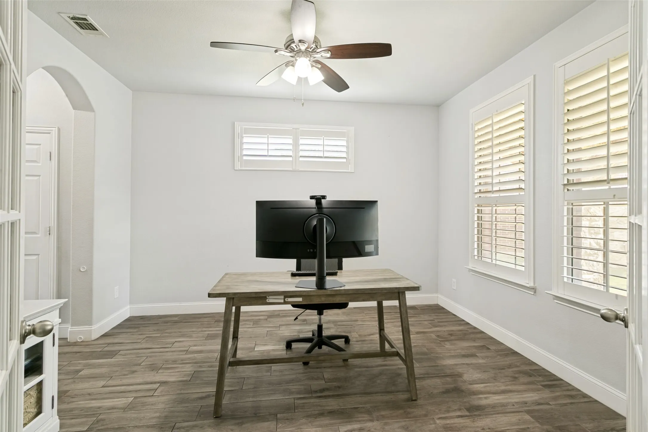 Single Family Residence For Rent in Tarrant County , 6356 Brynwyck Lane, North Richland Hills, Texas 76182, 4 Bedroom, 4 Bathroom, 2 Garage spaces, 3,133 Sqft, built in 2012, mls#21371720, Real Estate Agent in North Richland Hills, Homes For Rent in Tarrant county, Homes For Rent in North Richland Hills, Realtor in North Richland Hills Texas, Real Estate Brokerage Independent Realty Texas, Luminita Cordes Realtor
