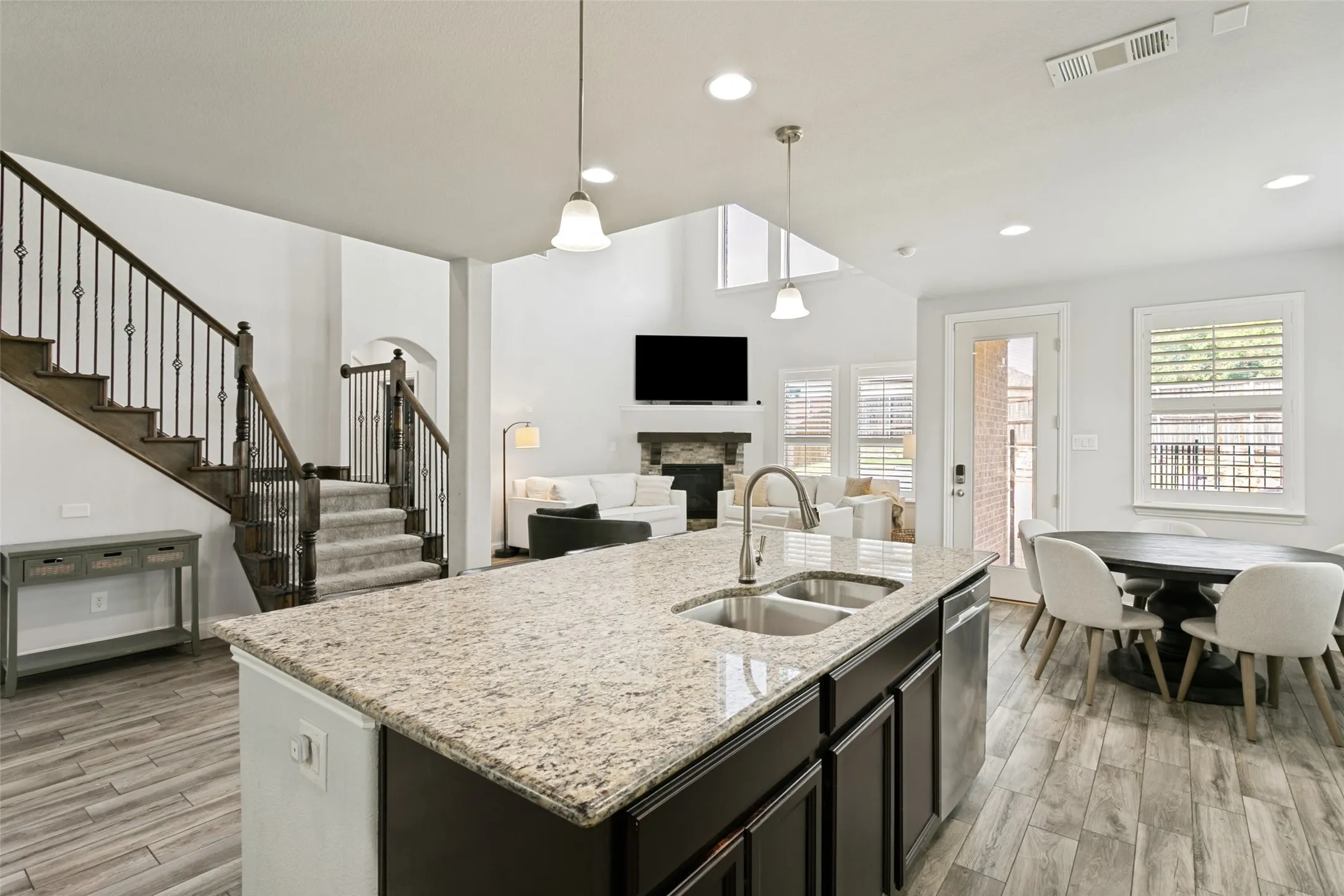 Single Family Residence For Rent in Tarrant County , 6356 Brynwyck Lane, North Richland Hills, Texas 76182, 4 Bedroom, 4 Bathroom, 2 Garage spaces, 3,133 Sqft, built in 2012, mls#21371720, Real Estate Agent in North Richland Hills, Homes For Rent in Tarrant county, Homes For Rent in North Richland Hills, Realtor in North Richland Hills Texas, Real Estate Brokerage Independent Realty Texas, Luminita Cordes Realtor