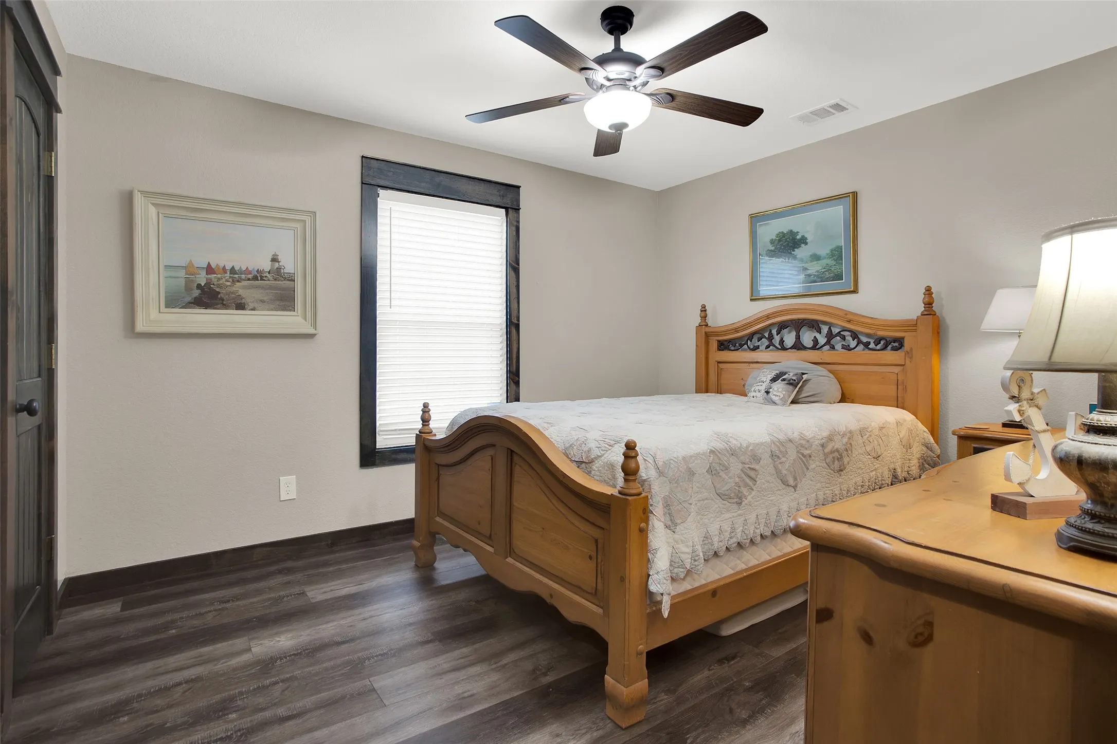 Single Family Residence For Sale in Grayson County , 21 Bluegill Road, Pottsboro, Texas 75076, 3 Bedroom, 3 Bathroom, Garage spaces, 2,069 Sqft, built in 2022, mls#21358055, Real Estate Agent in Pottsboro, Homes For Sale in Grayson county, Homes For Sale in Pottsboro, Realtor in Pottsboro Texas, Real Estate Brokerage Independent Realty Texas, Luminita Cordes Realtor
