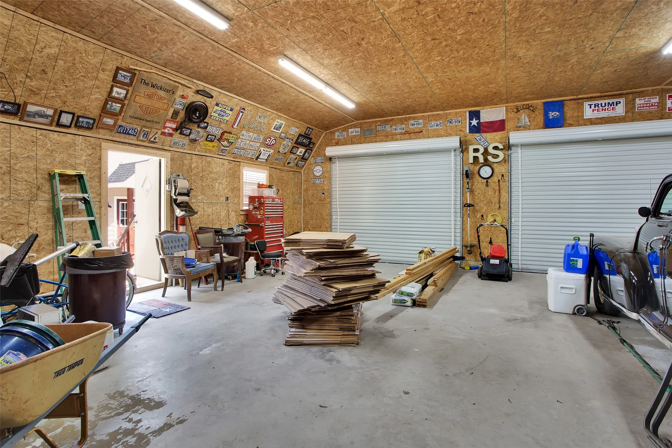 Single Family Residence For Sale in Grayson County , 21 Bluegill Road, Pottsboro, Texas 75076, 3 Bedroom, 3 Bathroom, Garage spaces, 2,069 Sqft, built in 2022, mls#21358055, Real Estate Agent in Pottsboro, Homes For Sale in Grayson county, Homes For Sale in Pottsboro, Realtor in Pottsboro Texas, Real Estate Brokerage Independent Realty Texas, Luminita Cordes Realtor