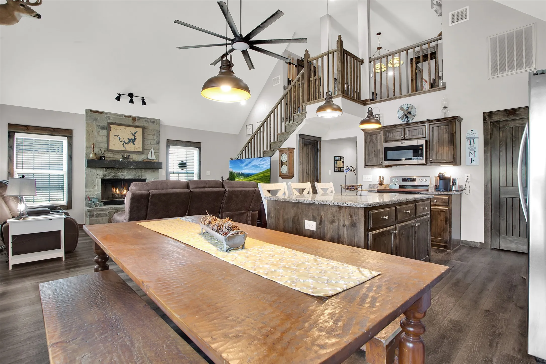 Single Family Residence For Sale in Grayson County , 21 Bluegill Road, Pottsboro, Texas 75076, 3 Bedroom, 3 Bathroom, Garage spaces, 2,069 Sqft, built in 2022, mls#21358055, Real Estate Agent in Pottsboro, Homes For Sale in Grayson county, Homes For Sale in Pottsboro, Realtor in Pottsboro Texas, Real Estate Brokerage Independent Realty Texas, Luminita Cordes Realtor