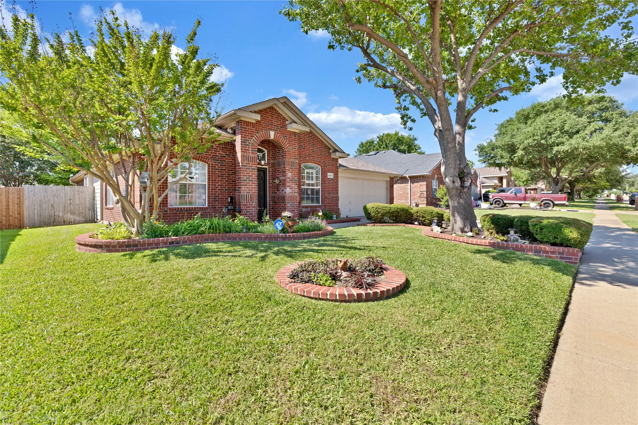 Single Family Residence For Sale in Tarrant County , 1065 Springhill Drive, Saginaw, Texas 76179, 4 Bedroom, 2 Bathroom, 2 Garage spaces, 2,259 Sqft, built in 2000, mls#21372544, Real Estate Agent in Saginaw, Homes For Sale in Tarrant county, Homes For Sale in Saginaw, Realtor in Saginaw Texas, Real Estate Brokerage Independent Realty Texas, Luminita Cordes Realtor
