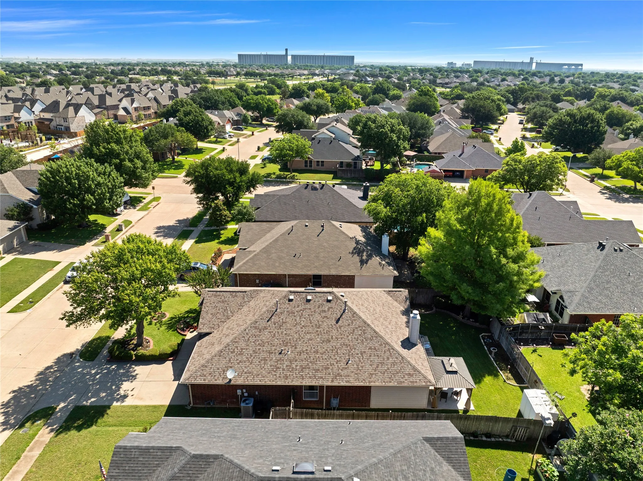 Single Family Residence For Sale in Tarrant County , 1065 Springhill Drive, Saginaw, Texas 76179, 4 Bedroom, 2 Bathroom, 2 Garage spaces, 2,259 Sqft, built in 2000, mls#21372544, Real Estate Agent in Saginaw, Homes For Sale in Tarrant county, Homes For Sale in Saginaw, Realtor in Saginaw Texas, Real Estate Brokerage Independent Realty Texas, Luminita Cordes Realtor