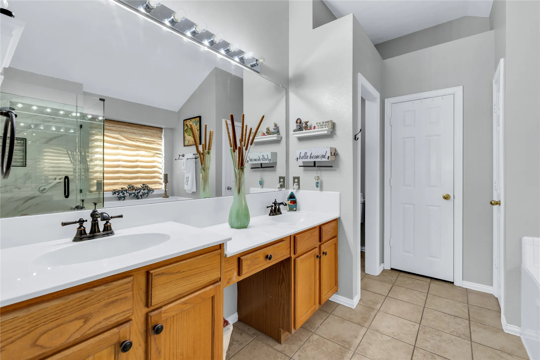 Single Family Residence For Sale in Tarrant County , 1065 Springhill Drive, Saginaw, Texas 76179, 4 Bedroom, 2 Bathroom, 2 Garage spaces, 2,259 Sqft, built in 2000, mls#21372544, Real Estate Agent in Saginaw, Homes For Sale in Tarrant county, Homes For Sale in Saginaw, Realtor in Saginaw Texas, Real Estate Brokerage Independent Realty Texas, Luminita Cordes Realtor