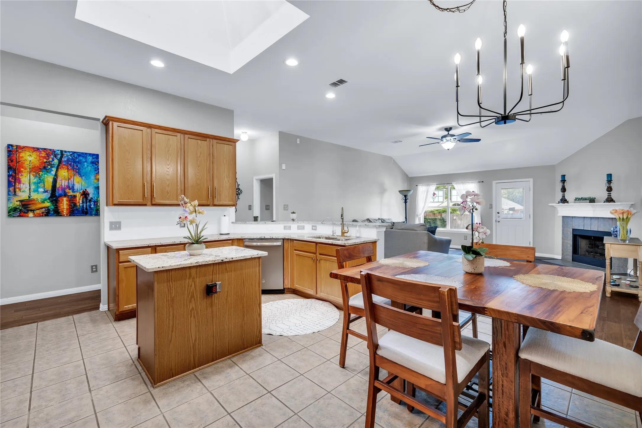 Single Family Residence For Sale in Tarrant County , 1065 Springhill Drive, Saginaw, Texas 76179, 4 Bedroom, 2 Bathroom, 2 Garage spaces, 2,259 Sqft, built in 2000, mls#21372544, Real Estate Agent in Saginaw, Homes For Sale in Tarrant county, Homes For Sale in Saginaw, Realtor in Saginaw Texas, Real Estate Brokerage Independent Realty Texas, Luminita Cordes Realtor
