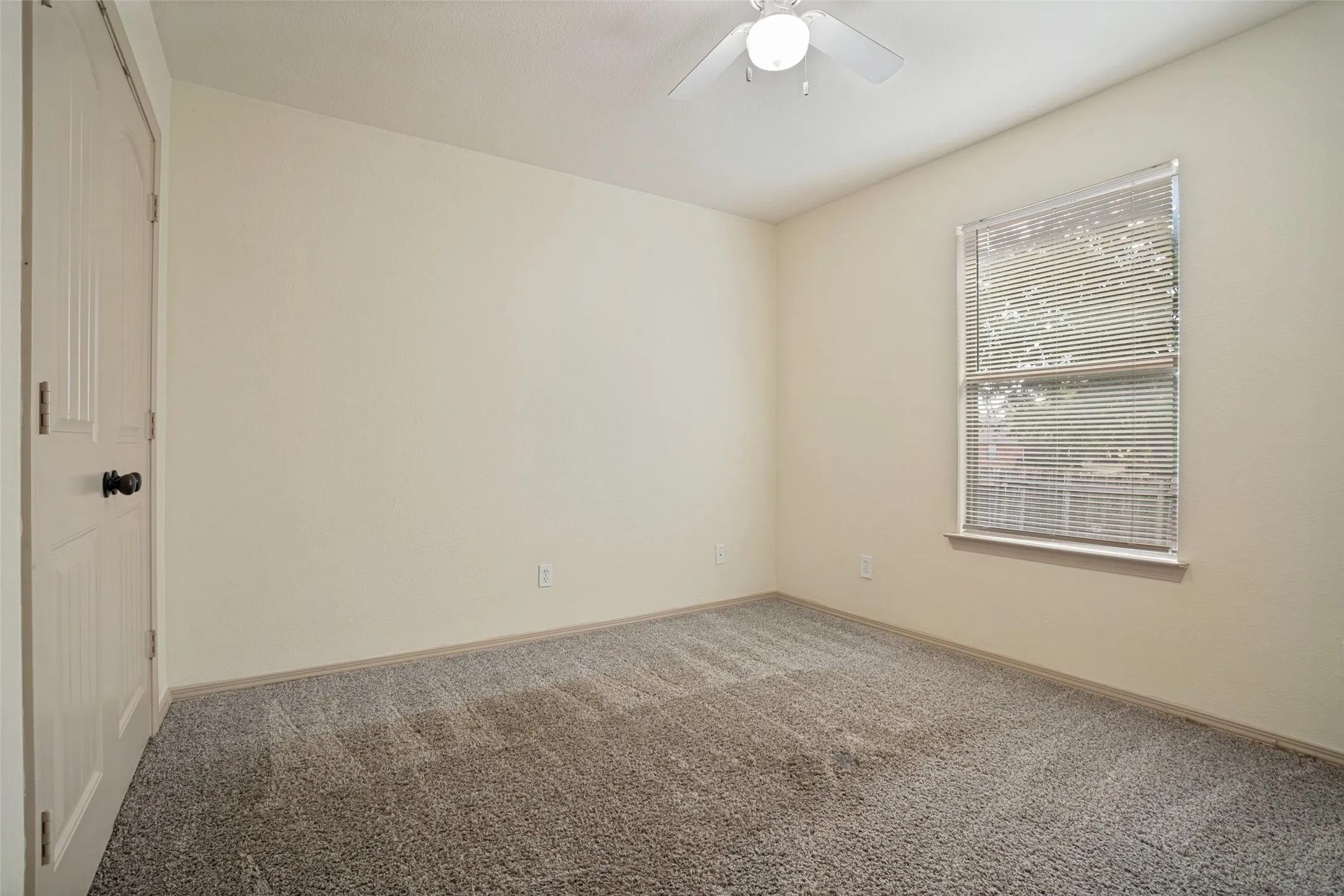 Single Family Residence For Rent in Denton County , 1114 Mulkey Lane, Denton, Texas 76209, 3 Bedroom, 2 Bathroom, Garage spaces, 1,265 Sqft, built in 2006, mls#21368664, Real Estate Agent in Denton, Homes For Rent in Denton county, Homes For Rent in Denton, Realtor in Denton Texas, Real Estate Brokerage Independent Realty Texas, Luminita Cordes Realtor