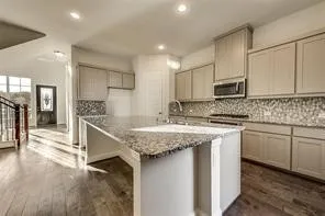 Single Family Residence For Rent in Collin County , 4929 Mckinney Hollow Drive, Mc Kinney, Texas 75070, 4 Bedroom, 3 Bathroom, 2 Garage spaces, 2,486 Sqft, built in 2018, mls#21372549, Real Estate Agent in Mc Kinney, Homes For Rent in Collin county, Homes For Rent in Mc Kinney, Realtor in Mc Kinney Texas, Real Estate Brokerage Independent Realty Texas, Luminita Cordes Realtor