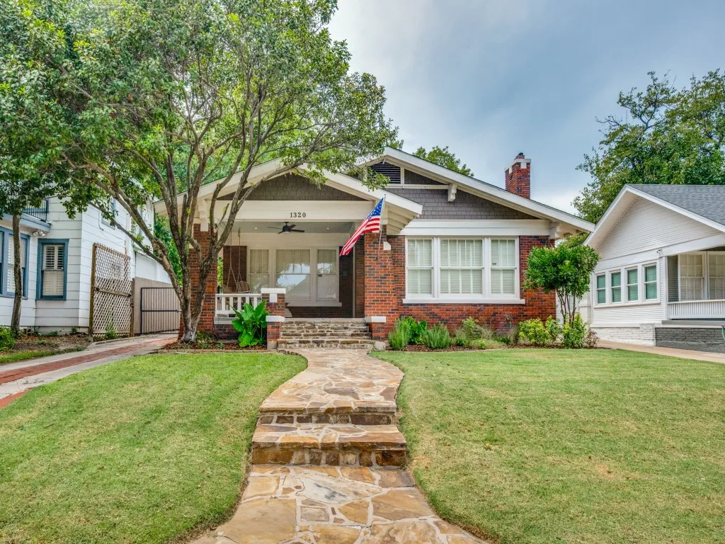 Single Family Residence For Sale in Tarrant County , 1320 Virginia Place, Fort Worth, Texas 76107, 2 Bedroom, 3 Bathroom, 2 Garage spaces, 1,892 Sqft, built in 1924, mls#21369009, Real Estate Agent in Fort Worth, Homes For Sale in Tarrant county, Homes For Sale in Fort Worth, Realtor in Fort Worth Texas, Real Estate Brokerage Independent Realty Texas, Luminita Cordes Realtor