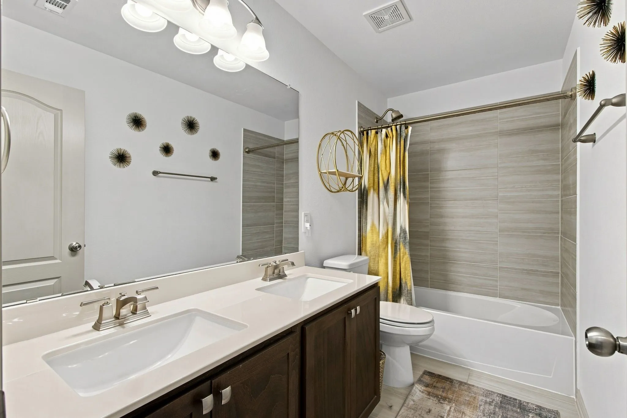 2nd Floor Bathroom
