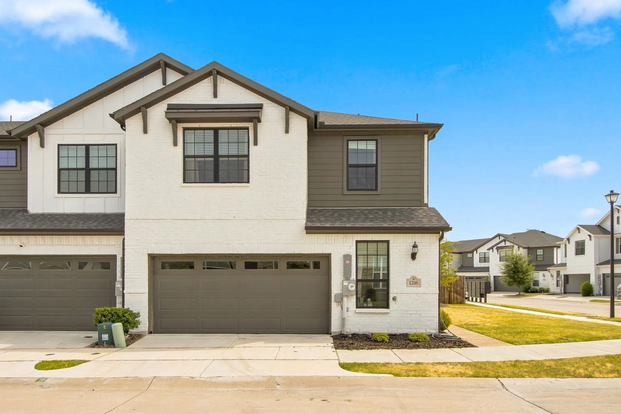 Single Family Residence For Sale in Denton County , 1206 Goliad Drive, Lewisville, Texas 75077, 4 Bedroom, 3 Bathroom, 2 Garage spaces, 2,347 Sqft, built in 2022, mls#21372350, Real Estate Agent in Lewisville, Homes For Sale in Denton county, Homes For Sale in Lewisville, Realtor in Lewisville Texas, Real Estate Brokerage Independent Realty Texas, Luminita Cordes Realtor