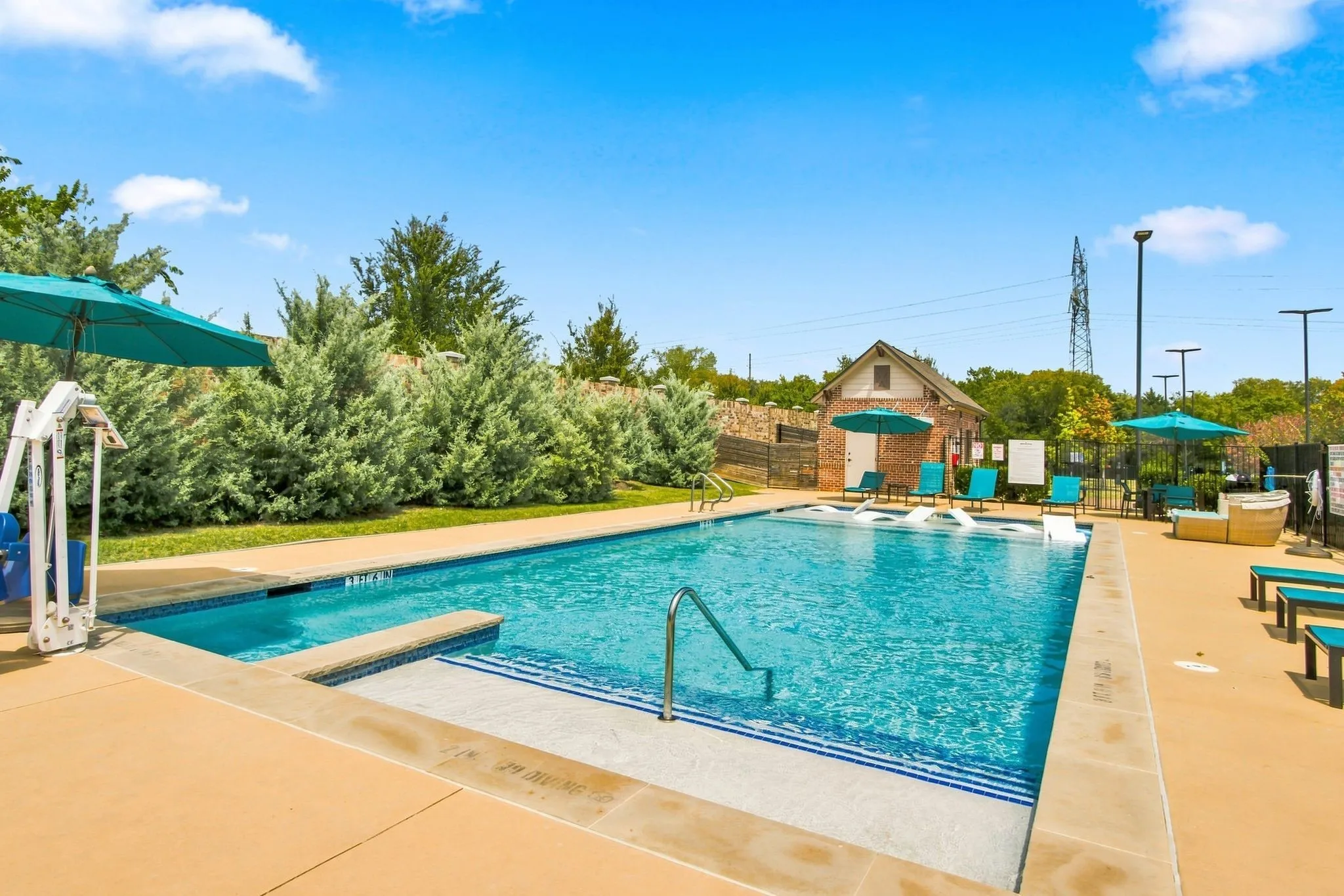 Community Pool - All the fun without the work to take care of it!