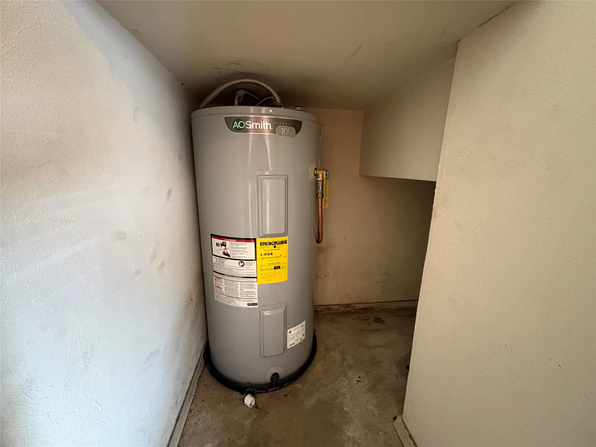 Townhouse For Sale in Denton County , 625 Manco Road 112, Lewisville, Texas 75067, 2 Bedroom, 3 Bathroom, 1 Garage spaces, 1,104 Sqft, built in 1985, mls#21372542, Real Estate Agent in Lewisville, Homes For Sale in Denton county, Homes For Sale in Lewisville, Realtor in Lewisville Texas, Real Estate Brokerage Independent Realty Texas, Luminita Cordes Realtor