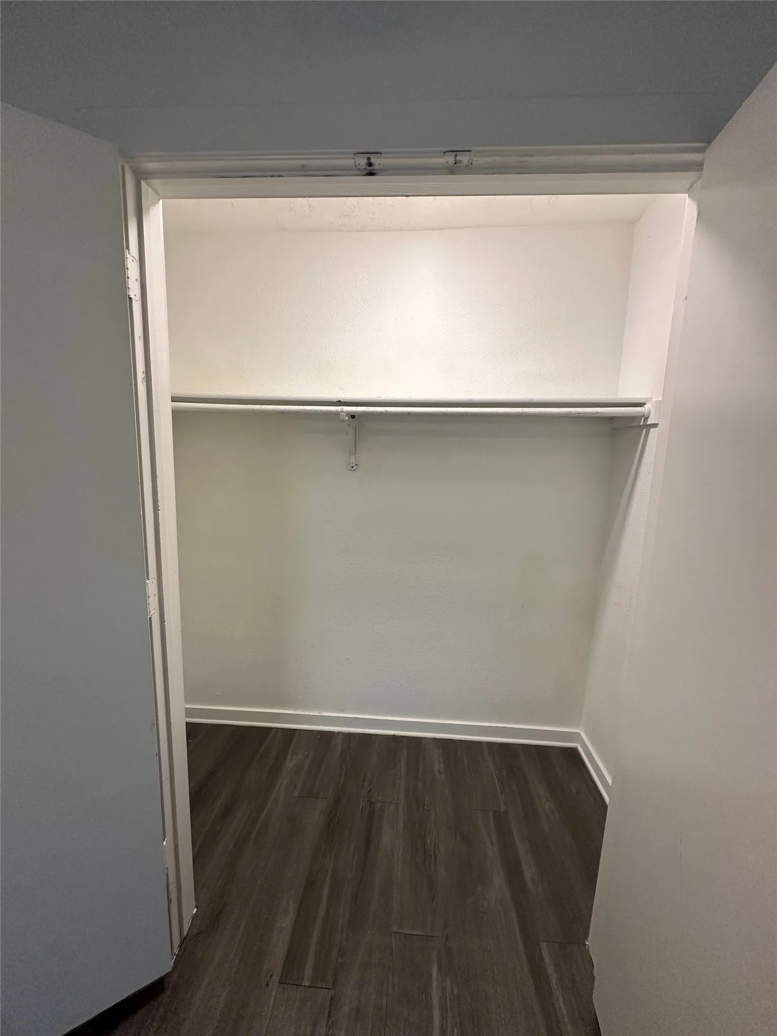 Apartment For Rent in Dallas County , 321 E 8th Street 206, Dallas, Texas 75203, 2 Bedroom, 1 Bathroom, Garage spaces, 795 Sqft, built in 1962, mls#21372545, Real Estate Agent in Dallas, Homes For Rent in Dallas county, Homes For Rent in Dallas, Realtor in Dallas Texas, Real Estate Brokerage Independent Realty Texas, Luminita Cordes Realtor