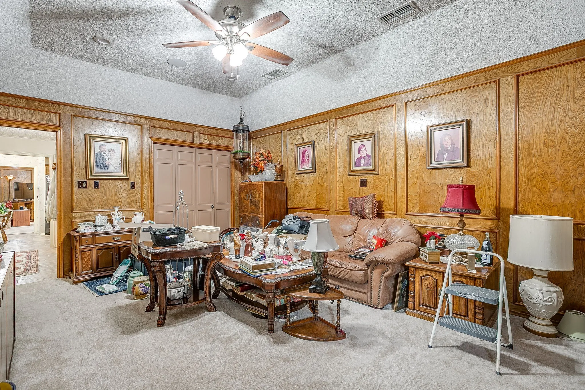 Single Family Residence For Sale in Johnson County , 3113 County Road 530B, Burleson, Texas 76028, 3 Bedroom, 3 Bathroom, 2 Garage spaces, 3,274 Sqft, built in 1983, mls#21370097, Real Estate Agent in Burleson, Homes For Sale in Johnson county, Homes For Sale in Burleson, Realtor in Burleson Texas, Real Estate Brokerage Independent Realty Texas, Luminita Cordes Realtor