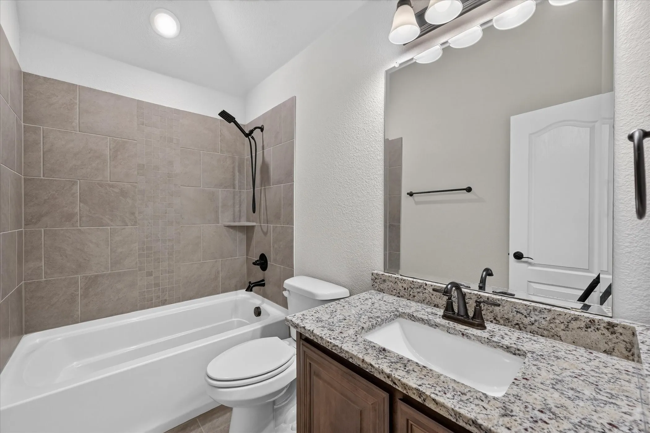 Single Family Residence For Sale in Dallas County , 1941 Silverleaf Drive, Glenn Heights, Texas 75154, 4 Bedroom, 3 Bathroom, 2 Garage spaces, 2,462 Sqft, built in 2021, mls#21372562, Real Estate Agent in Glenn Heights, Homes For Sale in Dallas county, Homes For Sale in Glenn Heights, Realtor in Glenn Heights Texas, Real Estate Brokerage Independent Realty Texas, Luminita Cordes Realtor