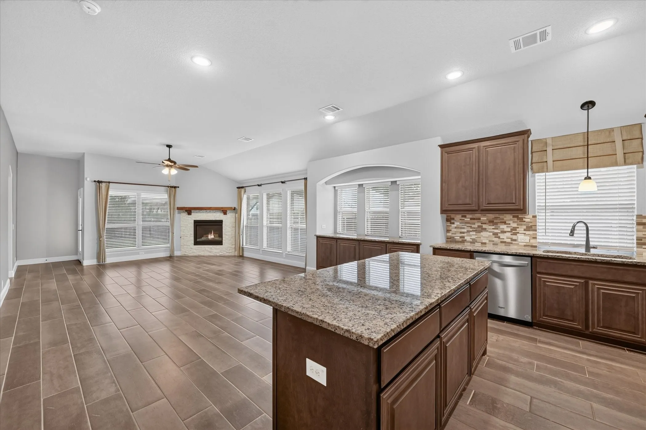 Single Family Residence For Sale in Dallas County , 1941 Silverleaf Drive, Glenn Heights, Texas 75154, 4 Bedroom, 3 Bathroom, 2 Garage spaces, 2,462 Sqft, built in 2021, mls#21372562, Real Estate Agent in Glenn Heights, Homes For Sale in Dallas county, Homes For Sale in Glenn Heights, Realtor in Glenn Heights Texas, Real Estate Brokerage Independent Realty Texas, Luminita Cordes Realtor