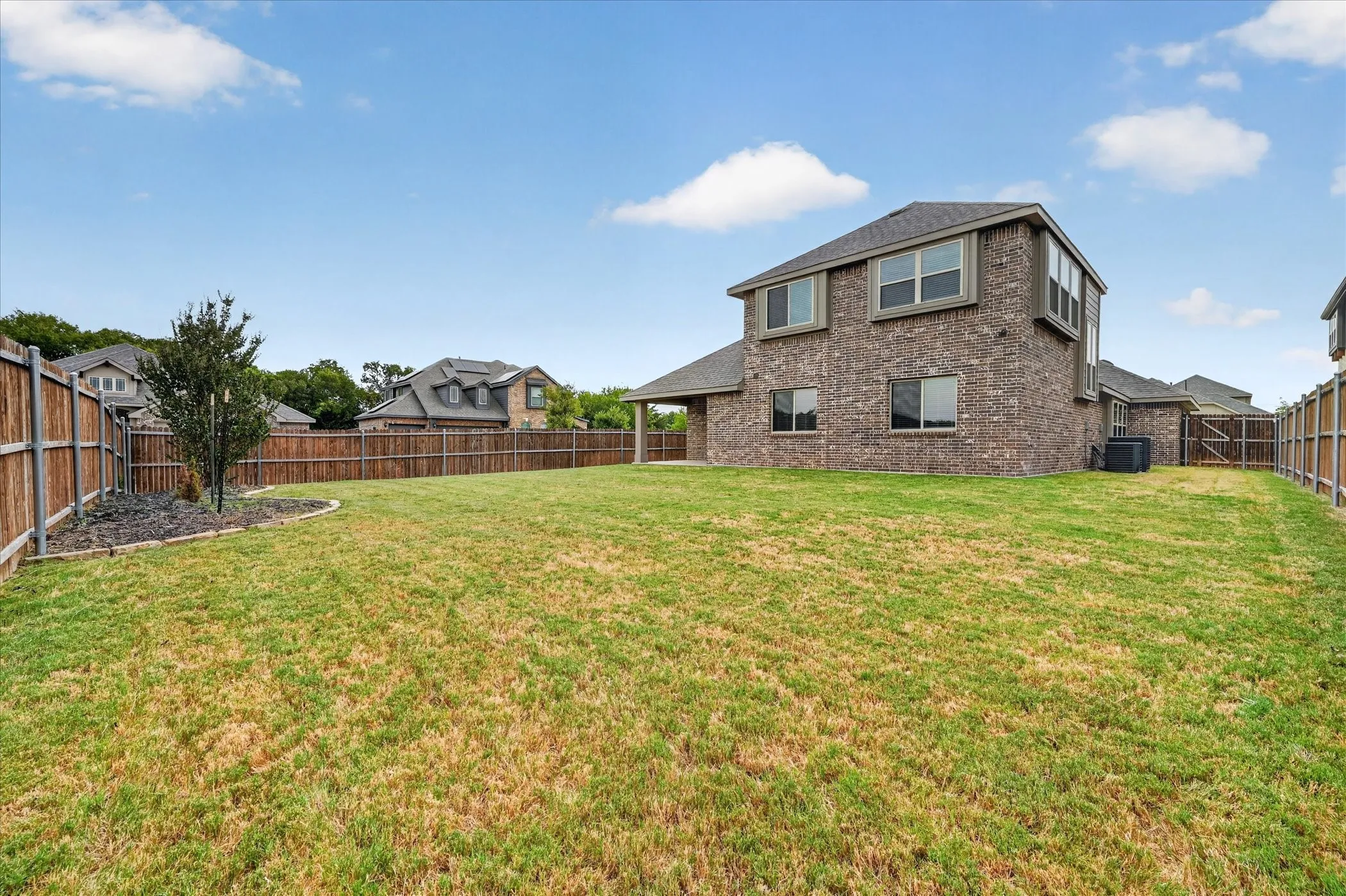 Single Family Residence For Sale in Dallas County , 1941 Silverleaf Drive, Glenn Heights, Texas 75154, 4 Bedroom, 3 Bathroom, 2 Garage spaces, 2,462 Sqft, built in 2021, mls#21372562, Real Estate Agent in Glenn Heights, Homes For Sale in Dallas county, Homes For Sale in Glenn Heights, Realtor in Glenn Heights Texas, Real Estate Brokerage Independent Realty Texas, Luminita Cordes Realtor