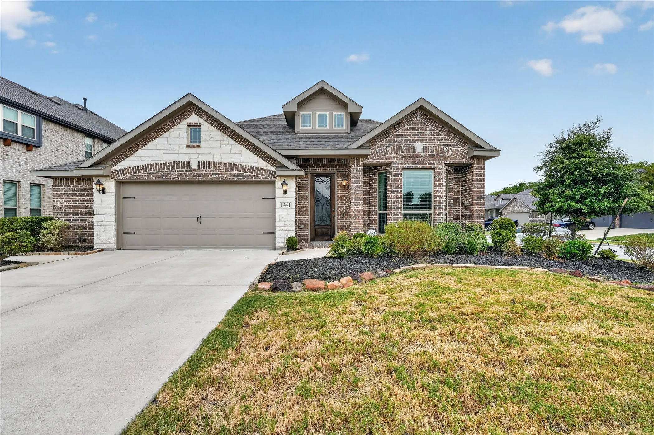Single Family Residence For Sale in Dallas County , 1941 Silverleaf Drive, Glenn Heights, Texas 75154, 4 Bedroom, 3 Bathroom, 2 Garage spaces, 2,462 Sqft, built in 2021, mls#21372562, Real Estate Agent in Glenn Heights, Homes For Sale in Dallas county, Homes For Sale in Glenn Heights, Realtor in Glenn Heights Texas, Real Estate Brokerage Independent Realty Texas, Luminita Cordes Realtor