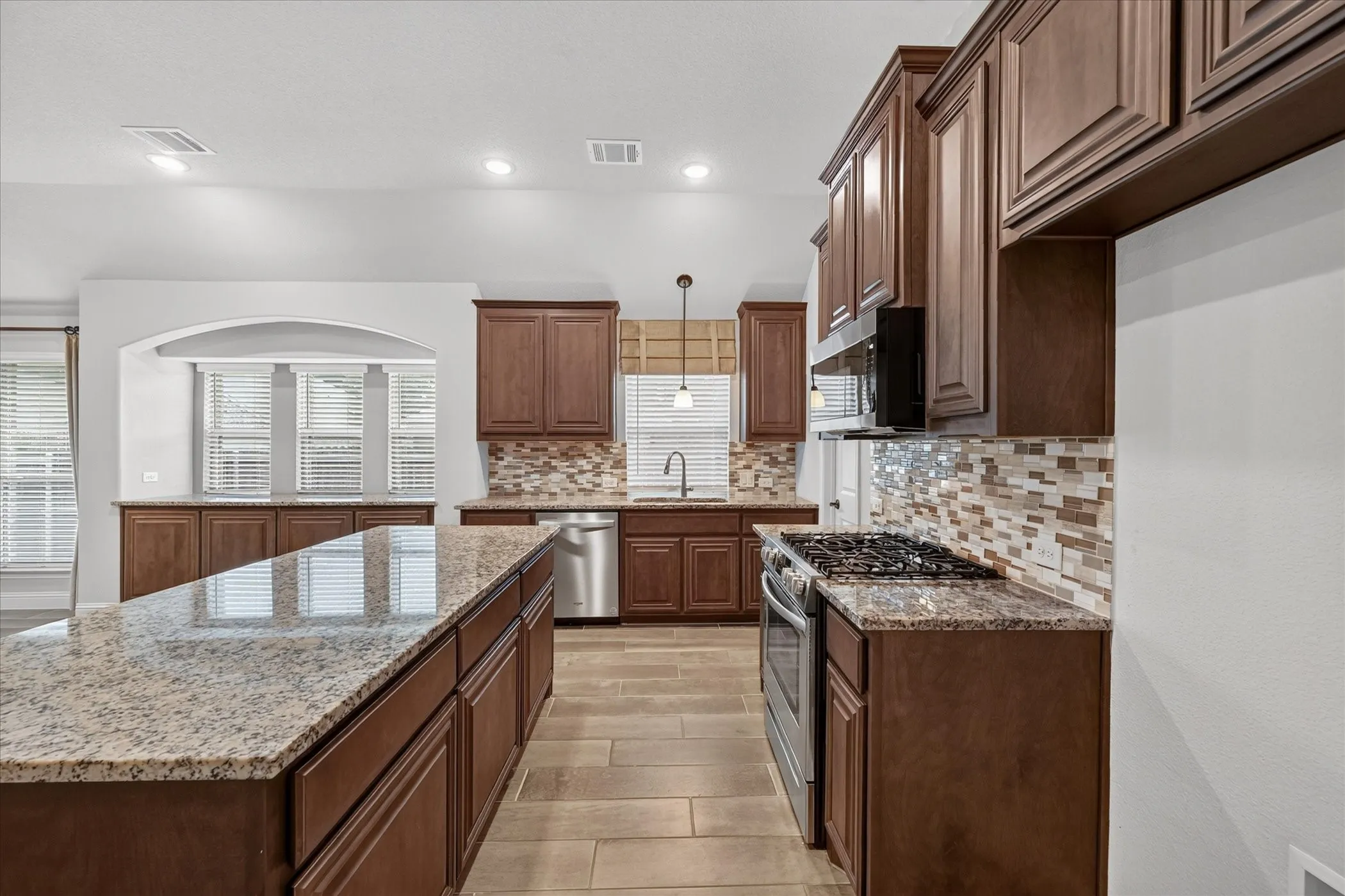 Single Family Residence For Sale in Dallas County , 1941 Silverleaf Drive, Glenn Heights, Texas 75154, 4 Bedroom, 3 Bathroom, 2 Garage spaces, 2,462 Sqft, built in 2021, mls#21372562, Real Estate Agent in Glenn Heights, Homes For Sale in Dallas county, Homes For Sale in Glenn Heights, Realtor in Glenn Heights Texas, Real Estate Brokerage Independent Realty Texas, Luminita Cordes Realtor