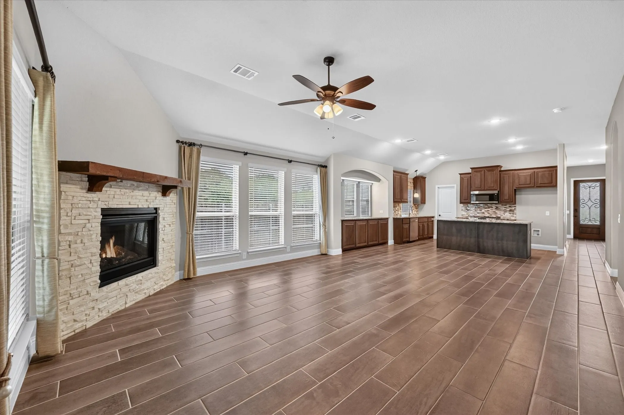 Single Family Residence For Sale in Dallas County , 1941 Silverleaf Drive, Glenn Heights, Texas 75154, 4 Bedroom, 3 Bathroom, 2 Garage spaces, 2,462 Sqft, built in 2021, mls#21372562, Real Estate Agent in Glenn Heights, Homes For Sale in Dallas county, Homes For Sale in Glenn Heights, Realtor in Glenn Heights Texas, Real Estate Brokerage Independent Realty Texas, Luminita Cordes Realtor