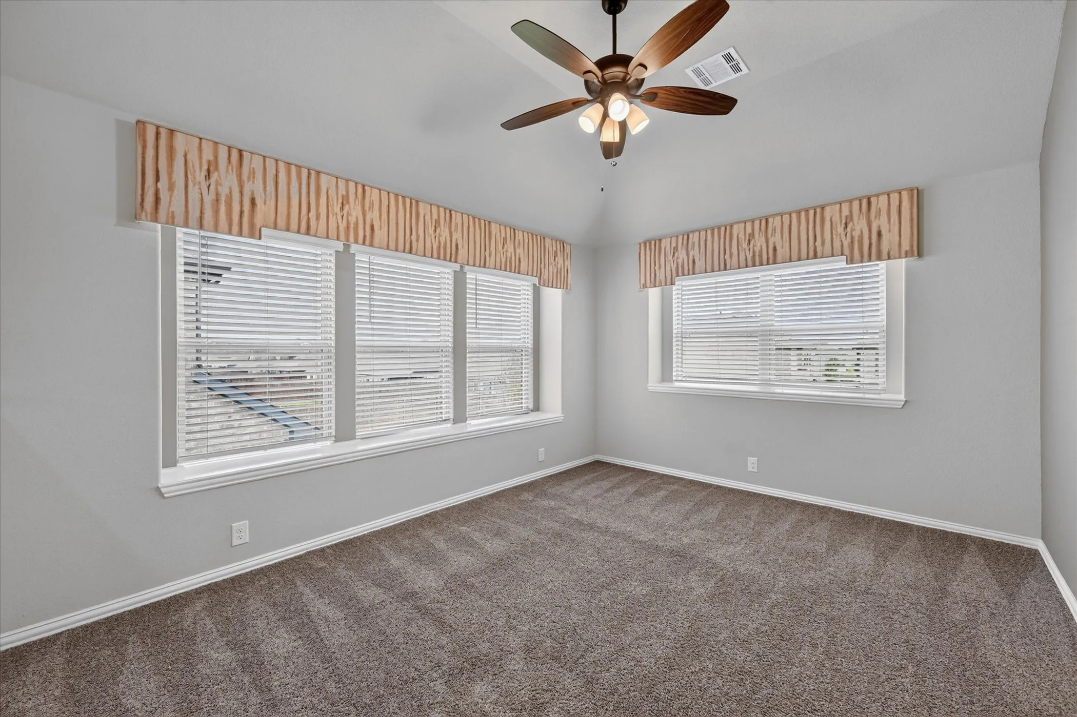 Single Family Residence For Sale in Dallas County , 1941 Silverleaf Drive, Glenn Heights, Texas 75154, 4 Bedroom, 3 Bathroom, 2 Garage spaces, 2,462 Sqft, built in 2021, mls#21372562, Real Estate Agent in Glenn Heights, Homes For Sale in Dallas county, Homes For Sale in Glenn Heights, Realtor in Glenn Heights Texas, Real Estate Brokerage Independent Realty Texas, Luminita Cordes Realtor