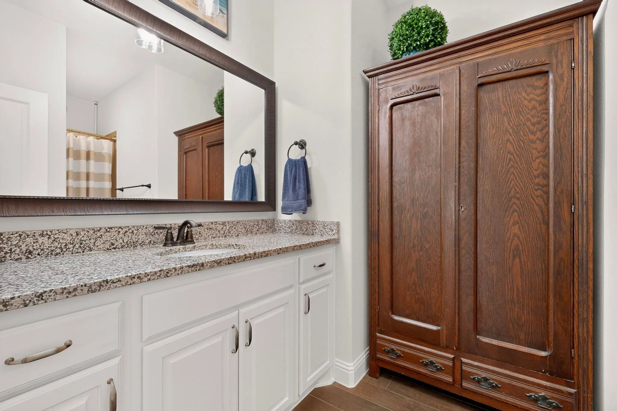 Single Family Residence For Sale in Rockwall County , 4102 Blythe Street, Rockwall, Texas 75032, 3 Bedroom, 3 Bathroom, 2 Garage spaces, 2,397 Sqft, built in 2019, mls#21372520, Real Estate Agent in Rockwall, Homes For Sale in Rockwall county, Homes For Sale in Rockwall, Realtor in Rockwall Texas, Real Estate Brokerage Independent Realty Texas, Luminita Cordes Realtor