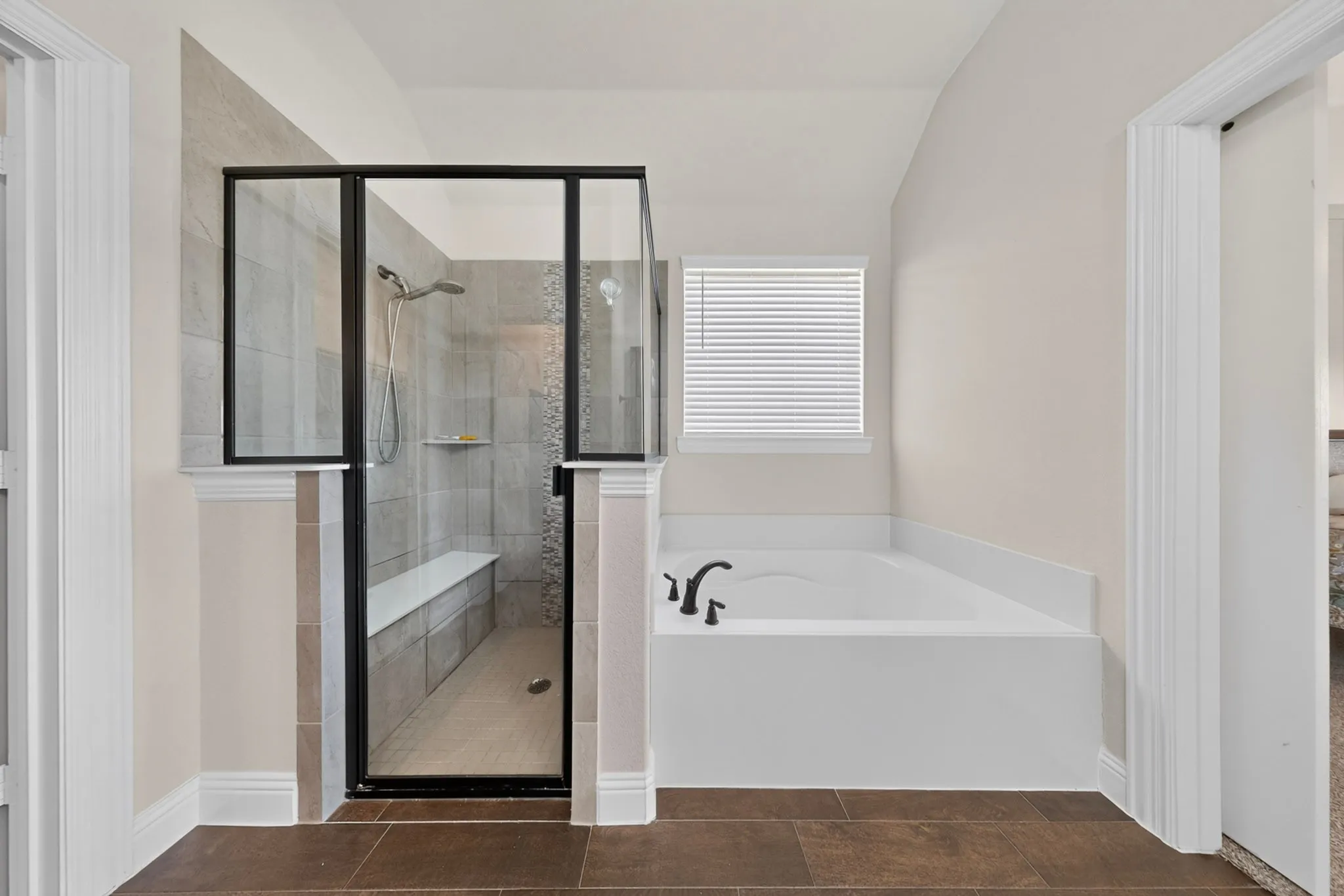 Single Family Residence For Sale in Rockwall County , 4102 Blythe Street, Rockwall, Texas 75032, 3 Bedroom, 3 Bathroom, 2 Garage spaces, 2,397 Sqft, built in 2019, mls#21372520, Real Estate Agent in Rockwall, Homes For Sale in Rockwall county, Homes For Sale in Rockwall, Realtor in Rockwall Texas, Real Estate Brokerage Independent Realty Texas, Luminita Cordes Realtor