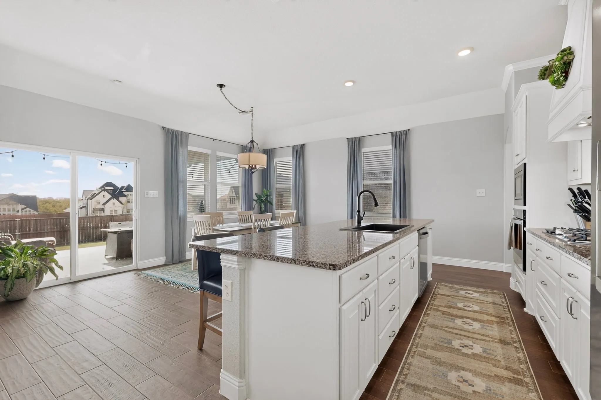 Single Family Residence For Sale in Rockwall County , 4102 Blythe Street, Rockwall, Texas 75032, 3 Bedroom, 3 Bathroom, 2 Garage spaces, 2,397 Sqft, built in 2019, mls#21372520, Real Estate Agent in Rockwall, Homes For Sale in Rockwall county, Homes For Sale in Rockwall, Realtor in Rockwall Texas, Real Estate Brokerage Independent Realty Texas, Luminita Cordes Realtor