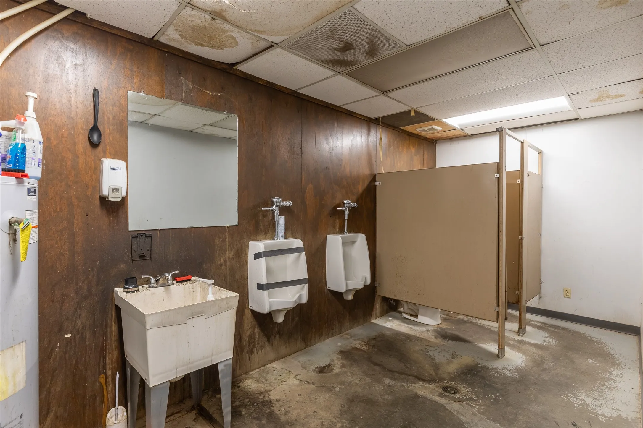 Industrial For Sale in Taylor County , 917 Oil Center Drive, Abilene, Texas 79601, 0, 0, Garage spaces, 0 Sqft, built in 1982, mls#21367899, Real Estate Agent in Abilene, Homes For Sale in Taylor county, Homes For Sale in Abilene, Realtor in Abilene Texas, Real Estate Brokerage Independent Realty Texas, Luminita Cordes Realtor