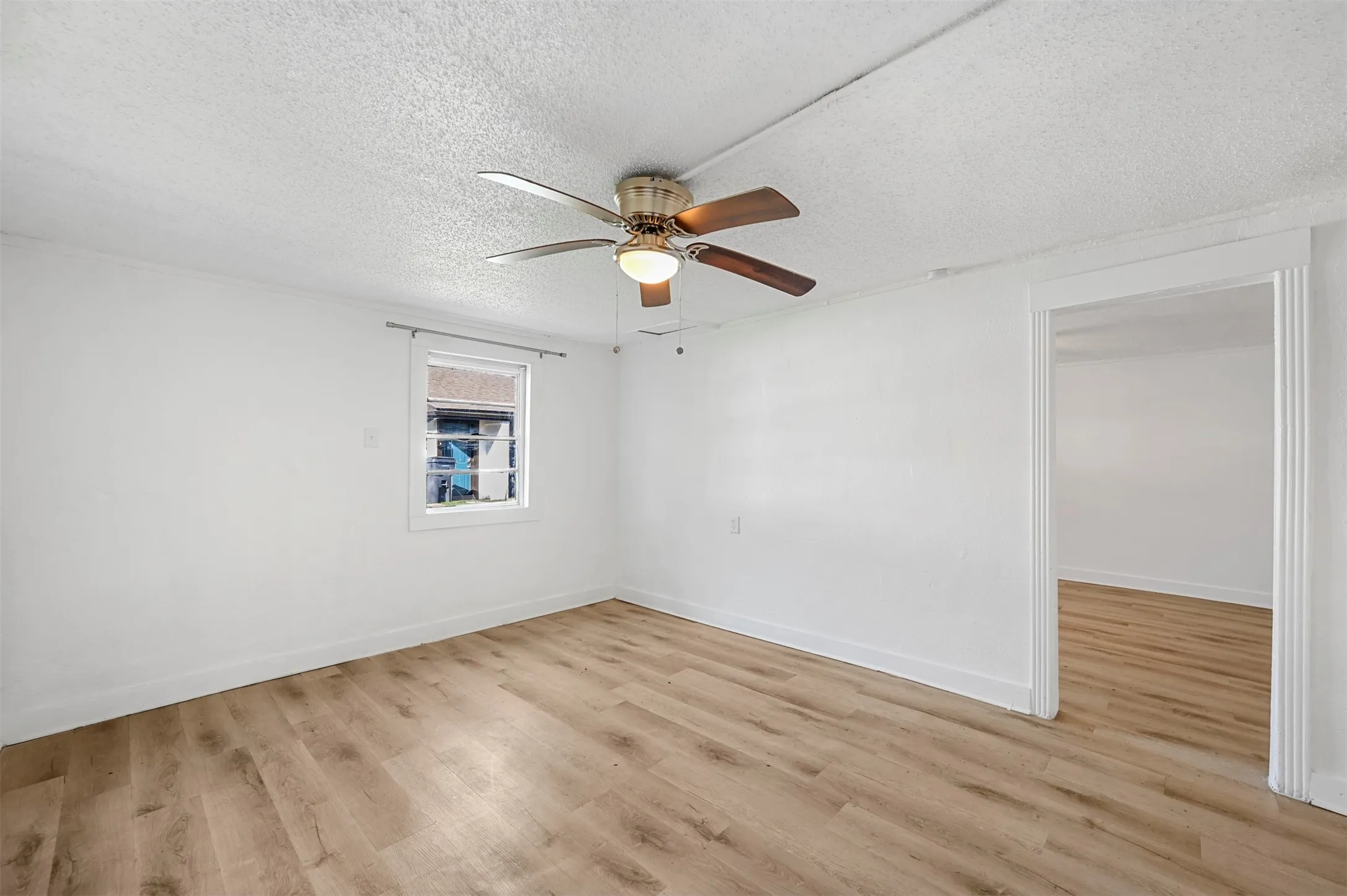 Apartment For Rent in Dallas County , 1914 Mcbroom Street 1, Dallas, Texas 75212, 1 Bedroom, 1 Bathroom, Garage spaces, 550 Sqft, built in 1949, mls#21372569, Real Estate Agent in Dallas, Homes For Rent in Dallas county, Homes For Rent in Dallas, Realtor in Dallas Texas, Real Estate Brokerage Independent Realty Texas, Luminita Cordes Realtor