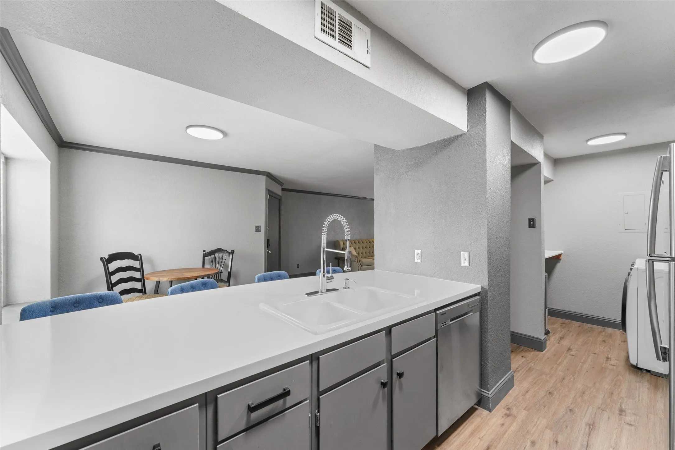 Condominium For Sale in Dallas County , 12482 Abrams Road 1003, Dallas, Texas 75243, 1 Bedroom, 1 Bathroom, Garage spaces, 778 Sqft, built in 1982, mls#21372006, Real Estate Agent in Dallas, Homes For Sale in Dallas county, Homes For Sale in Dallas, Realtor in Dallas Texas, Real Estate Brokerage Independent Realty Texas, Luminita Cordes Realtor