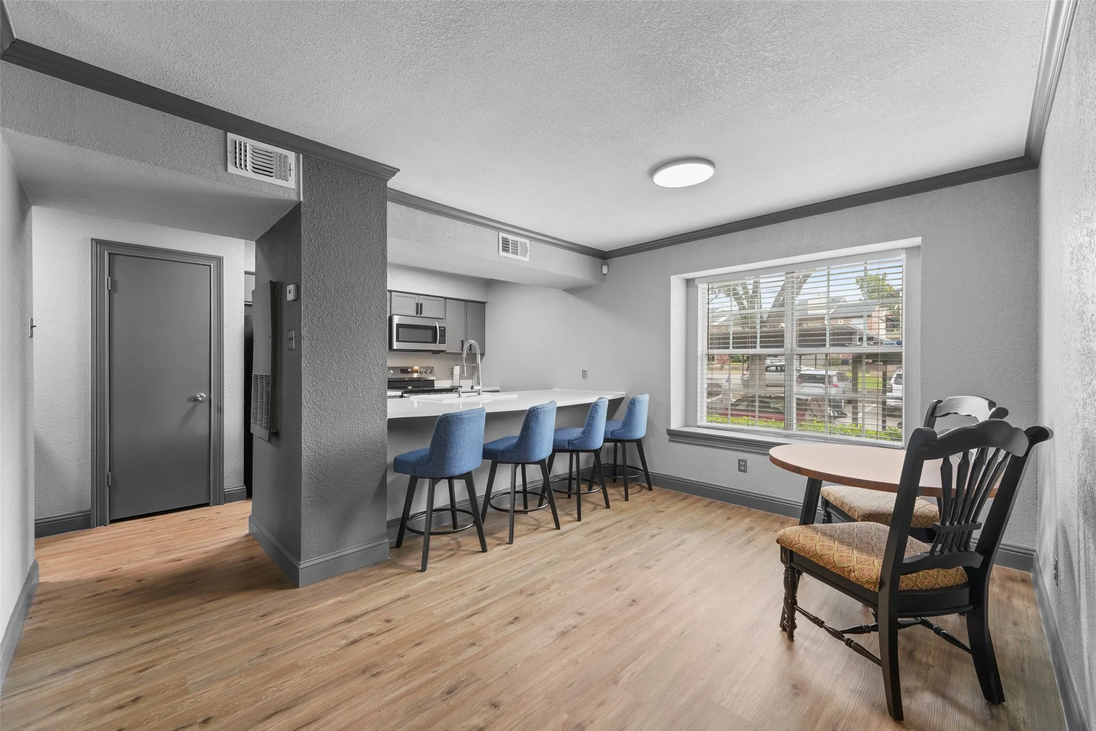 Condominium For Sale in Dallas County , 12482 Abrams Road 1003, Dallas, Texas 75243, 1 Bedroom, 1 Bathroom, Garage spaces, 778 Sqft, built in 1982, mls#21372006, Real Estate Agent in Dallas, Homes For Sale in Dallas county, Homes For Sale in Dallas, Realtor in Dallas Texas, Real Estate Brokerage Independent Realty Texas, Luminita Cordes Realtor