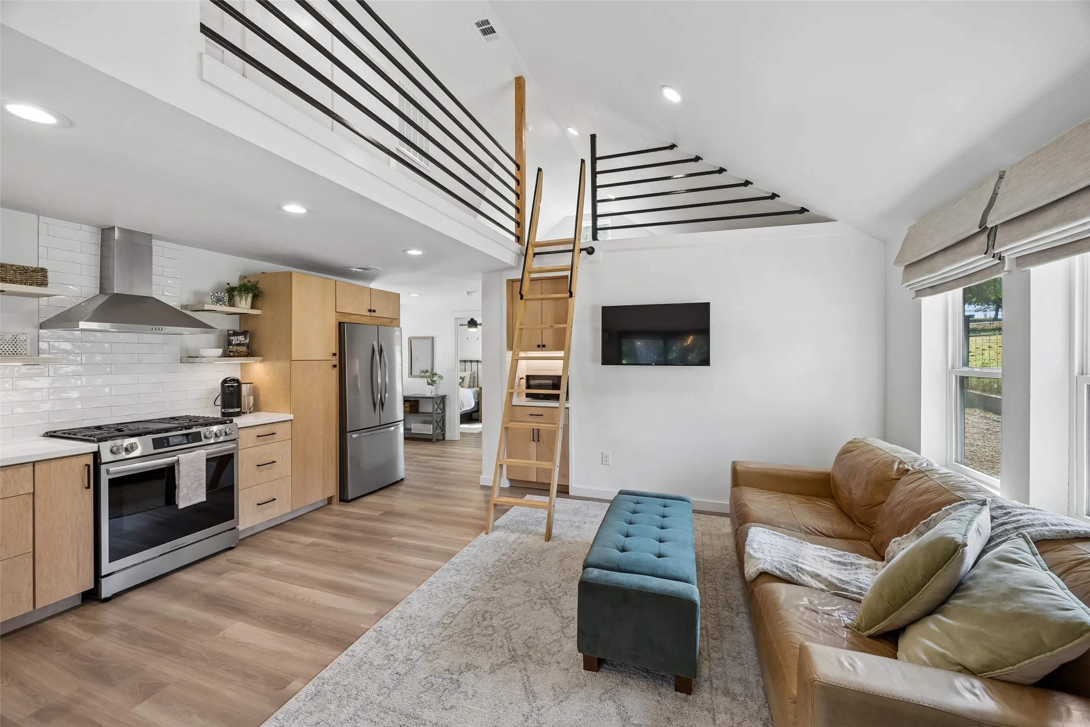 Guest Cottage with Vaulted Ceiling