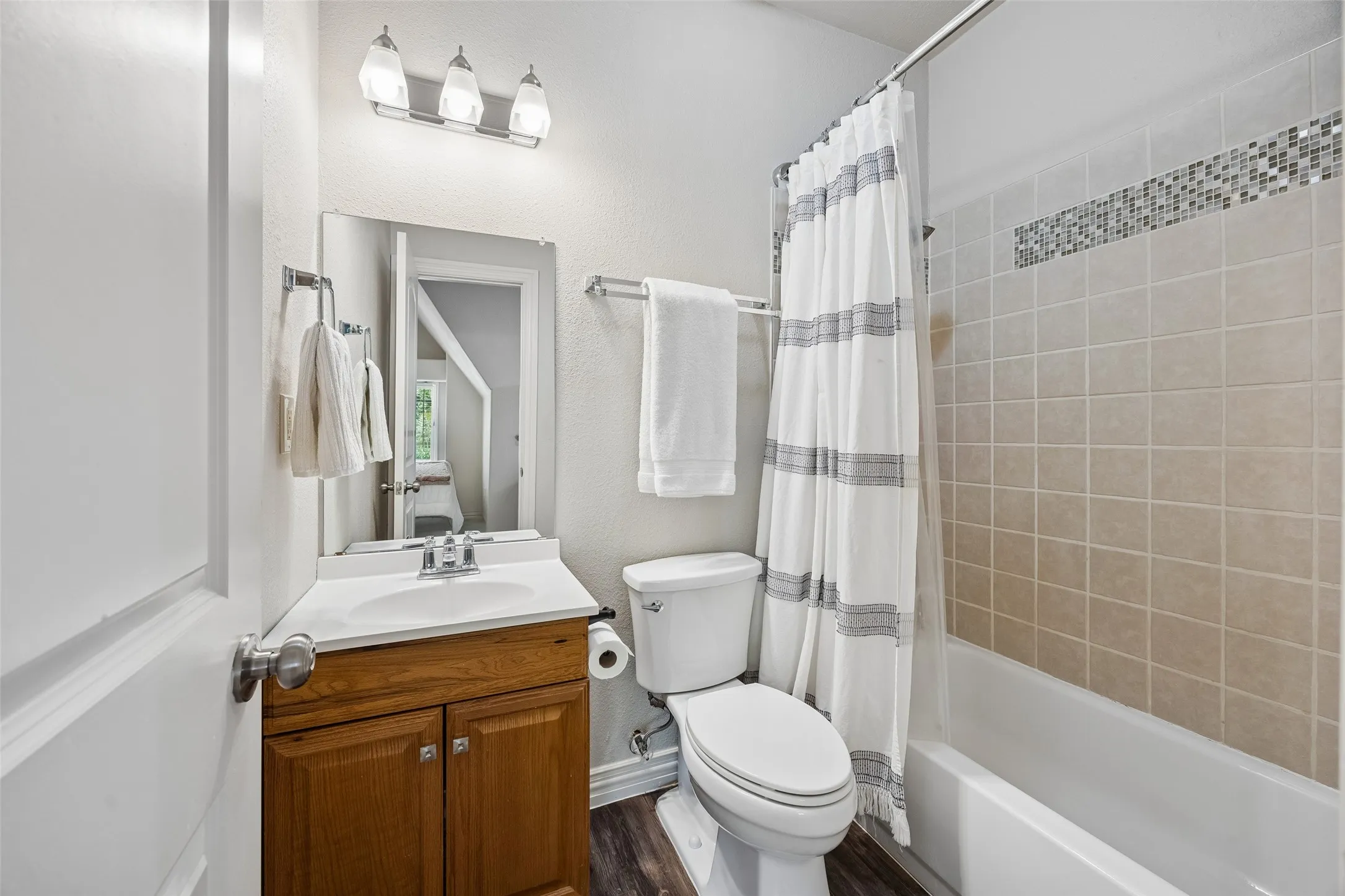 En-Suite Bath Upstairs