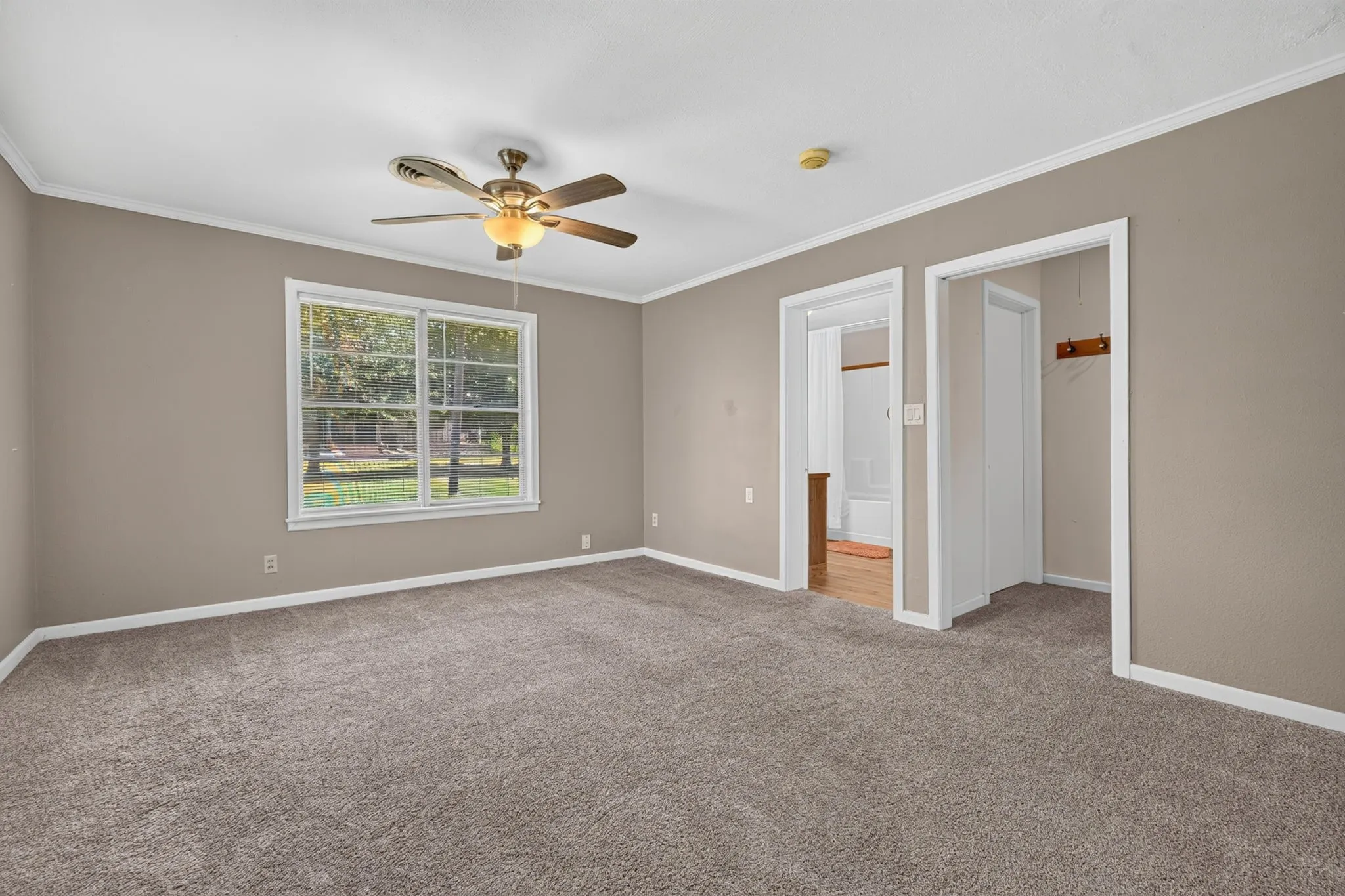 Single Family Residence For Sale in Robertson County , 12434 Fm 937, Thornton, Texas 76687, 4 Bedroom, 3 Bathroom, 4 Garage spaces, 3,612 Sqft, built in 1963, mls#21372479, Real Estate Agent in Thornton, Homes For Sale in Robertson county, Homes For Sale in Thornton, Realtor in Thornton Texas, Real Estate Brokerage Independent Realty Texas, Luminita Cordes Realtor