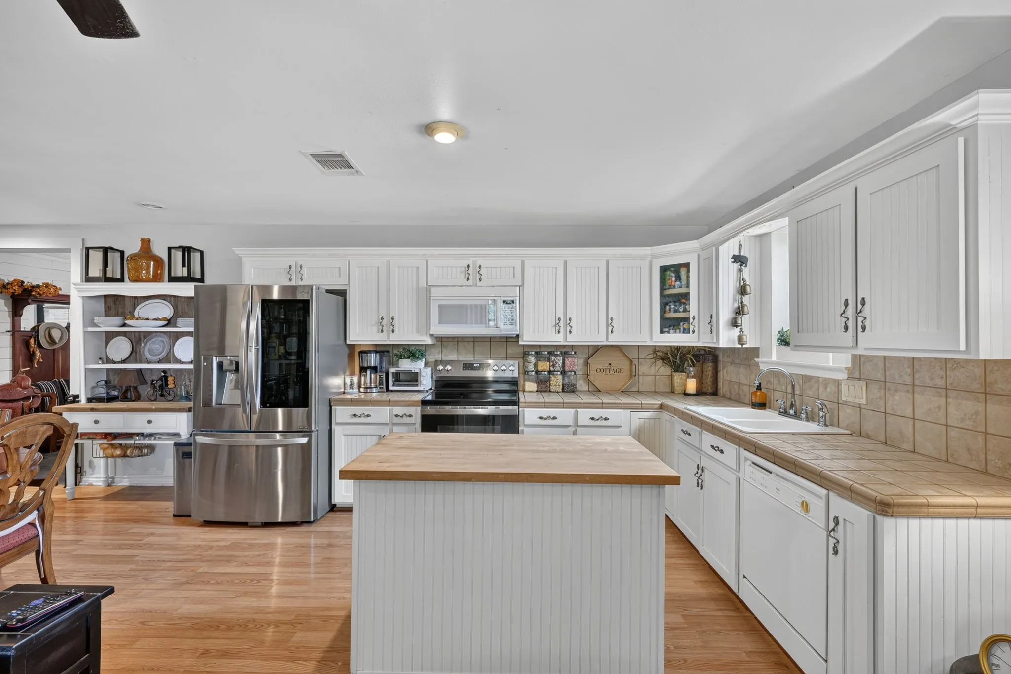 Single Family Residence For Sale in Robertson County , 12434 Fm 937, Thornton, Texas 76687, 4 Bedroom, 3 Bathroom, 4 Garage spaces, 3,612 Sqft, built in 1963, mls#21372479, Real Estate Agent in Thornton, Homes For Sale in Robertson county, Homes For Sale in Thornton, Realtor in Thornton Texas, Real Estate Brokerage Independent Realty Texas, Luminita Cordes Realtor