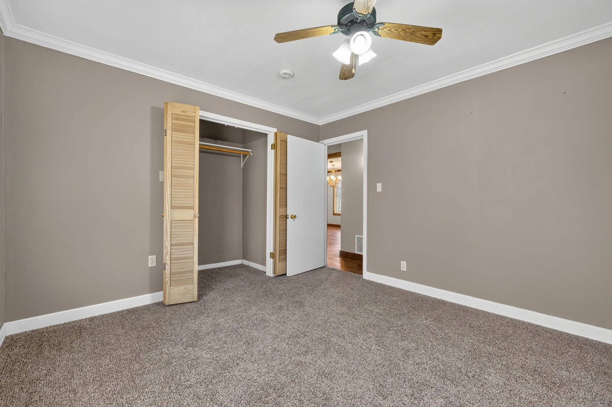 Single Family Residence For Sale in Robertson County , 12434 Fm 937, Thornton, Texas 76687, 4 Bedroom, 3 Bathroom, 4 Garage spaces, 3,612 Sqft, built in 1963, mls#21372479, Real Estate Agent in Thornton, Homes For Sale in Robertson county, Homes For Sale in Thornton, Realtor in Thornton Texas, Real Estate Brokerage Independent Realty Texas, Luminita Cordes Realtor