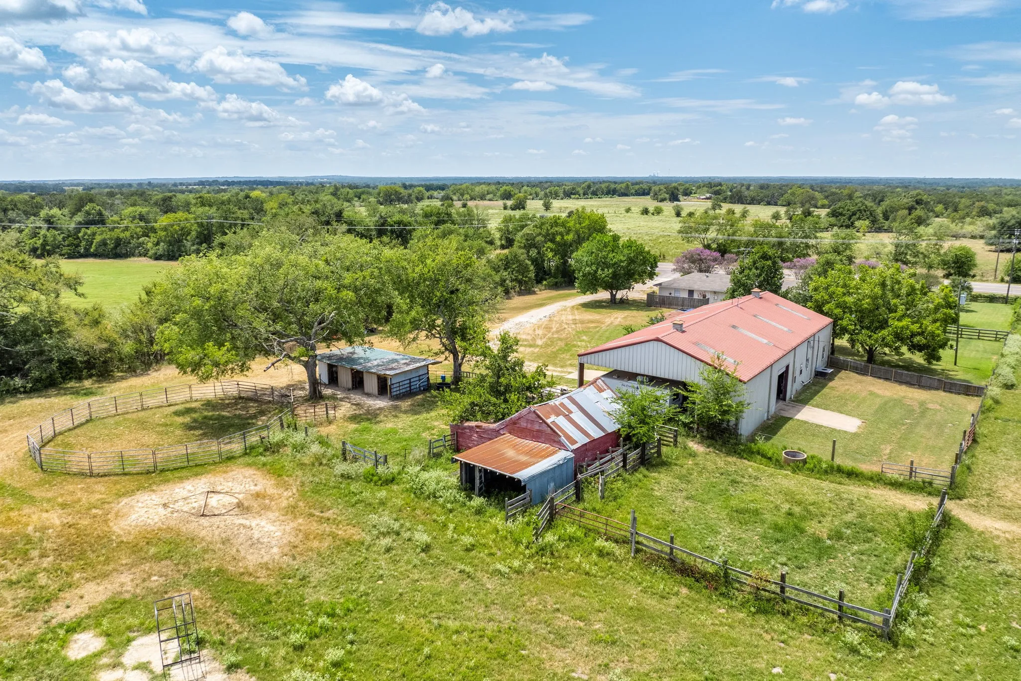 Single Family Residence For Sale in Robertson County , 12434 Fm 937, Thornton, Texas 76687, 4 Bedroom, 3 Bathroom, 4 Garage spaces, 3,612 Sqft, built in 1963, mls#21372479, Real Estate Agent in Thornton, Homes For Sale in Robertson county, Homes For Sale in Thornton, Realtor in Thornton Texas, Real Estate Brokerage Independent Realty Texas, Luminita Cordes Realtor