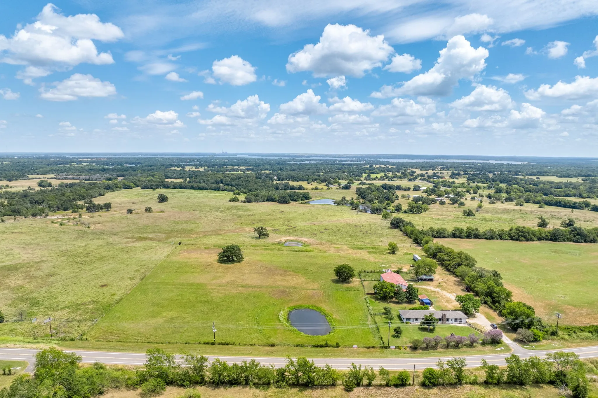 Single Family Residence For Sale in Robertson County , 12434 Fm 937, Thornton, Texas 76687, 4 Bedroom, 3 Bathroom, 4 Garage spaces, 3,612 Sqft, built in 1963, mls#21372479, Real Estate Agent in Thornton, Homes For Sale in Robertson county, Homes For Sale in Thornton, Realtor in Thornton Texas, Real Estate Brokerage Independent Realty Texas, Luminita Cordes Realtor